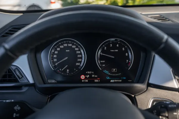 BMW X1 25 e xDrive 8