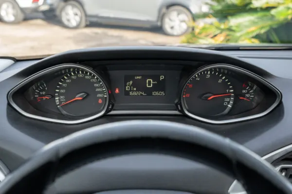 Peugeot 308 SW 1.5 BlueHDi Active EAT8 7