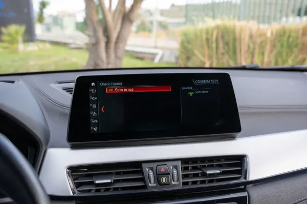 BMW X2 18 d sDrive Auto Pack M 11