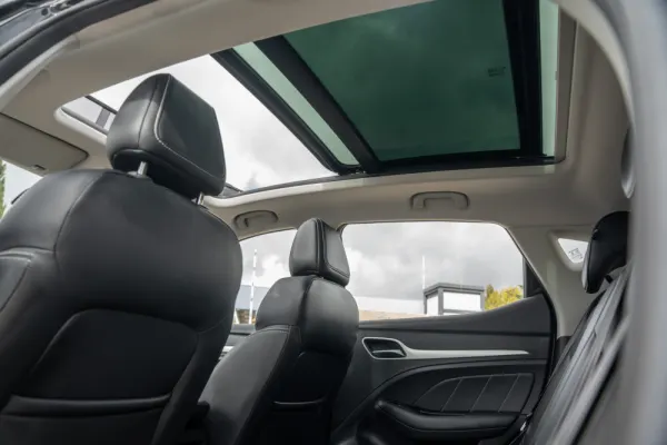 MG ZS EV 44.5 kWh Luxury 17