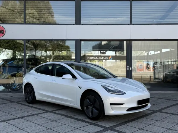 Tesla Model 3 Standard RWD Plus 6