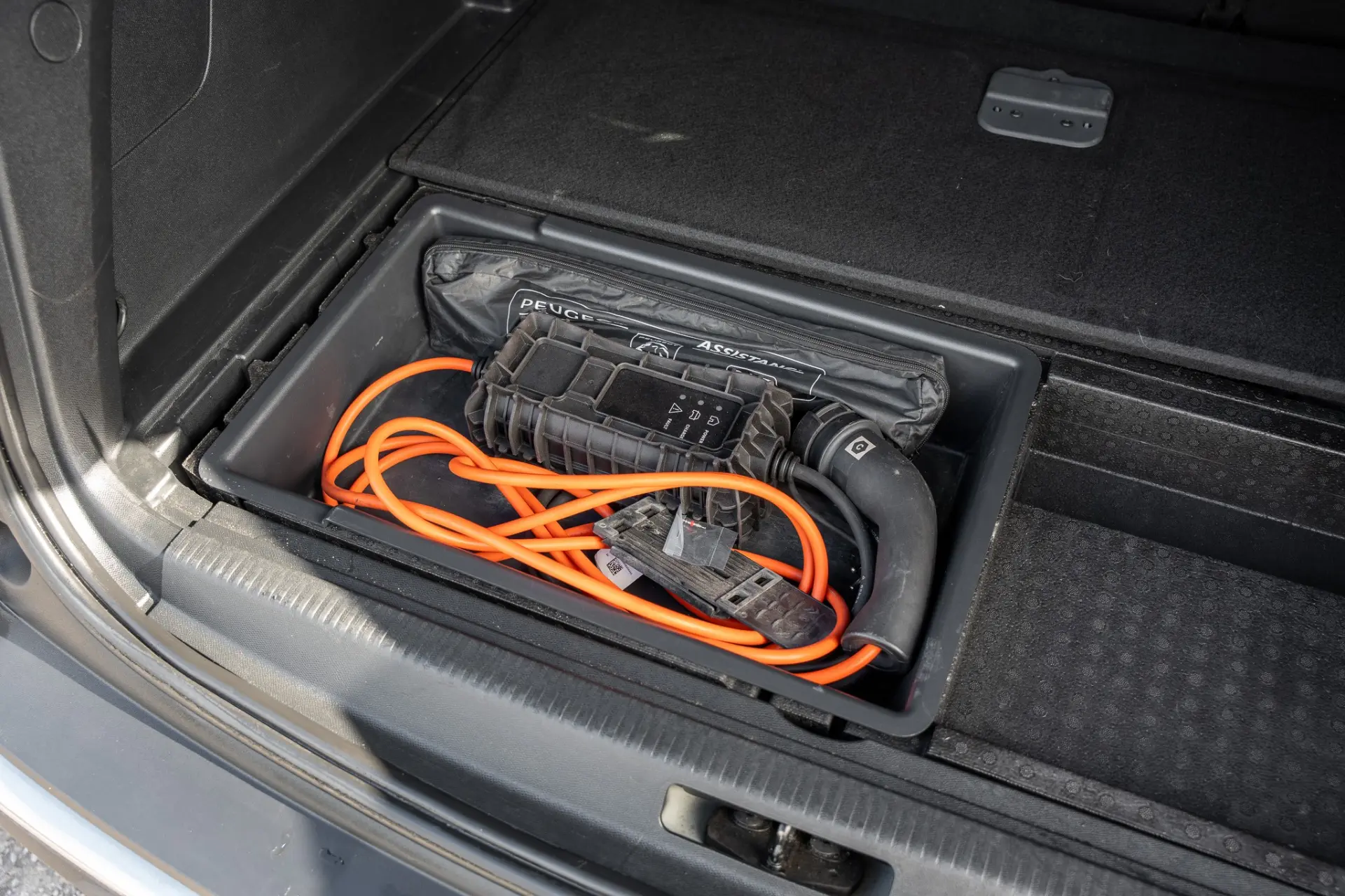 Peugeot 3008 1.6 Hybrid4 Allure Pack e-EAT8 22