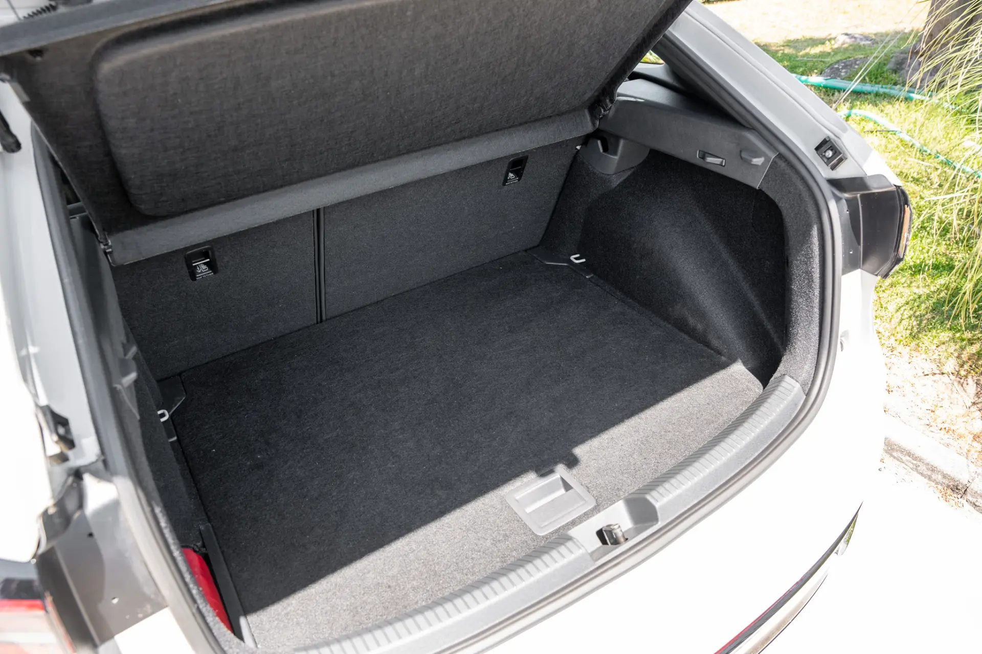 Volkswagen Taigo 1.0 TSI OPF DSG R-Line 21