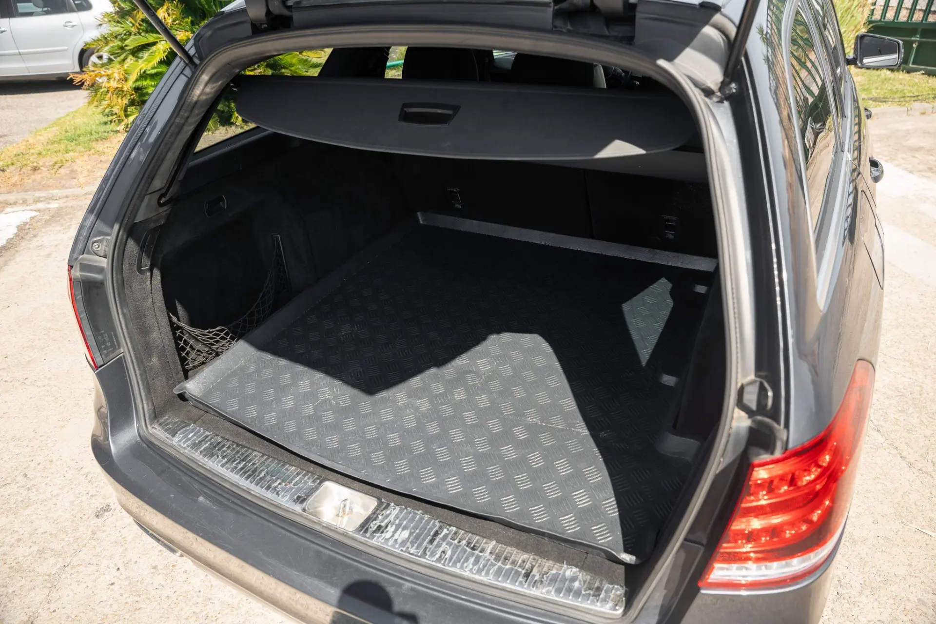 Mercedes-Benz E 300 Bluetec Hybrid Avantgarde 23
