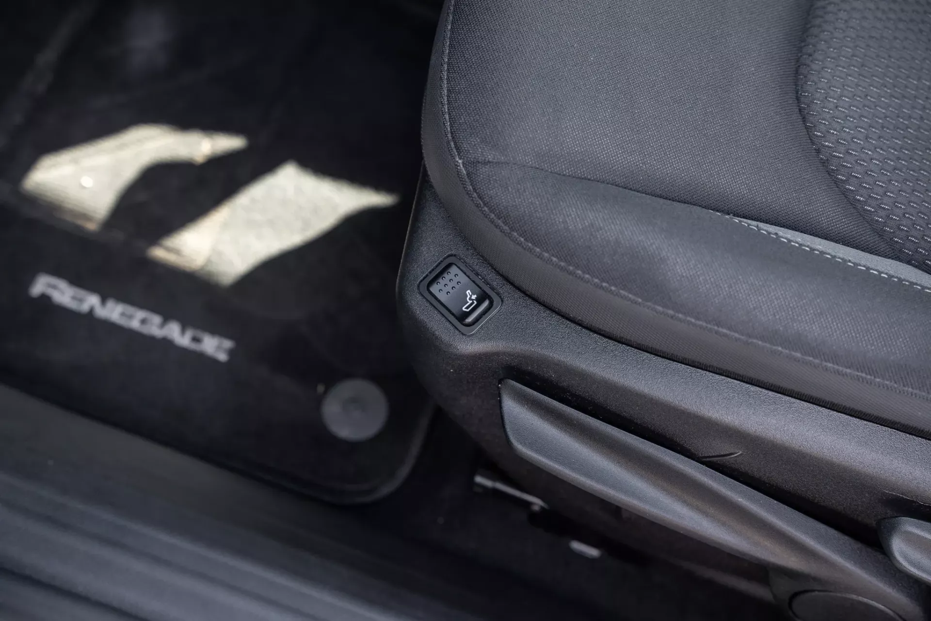 Jeep Renegade 1.5 TG e-Hybrid Longitude DCT 16