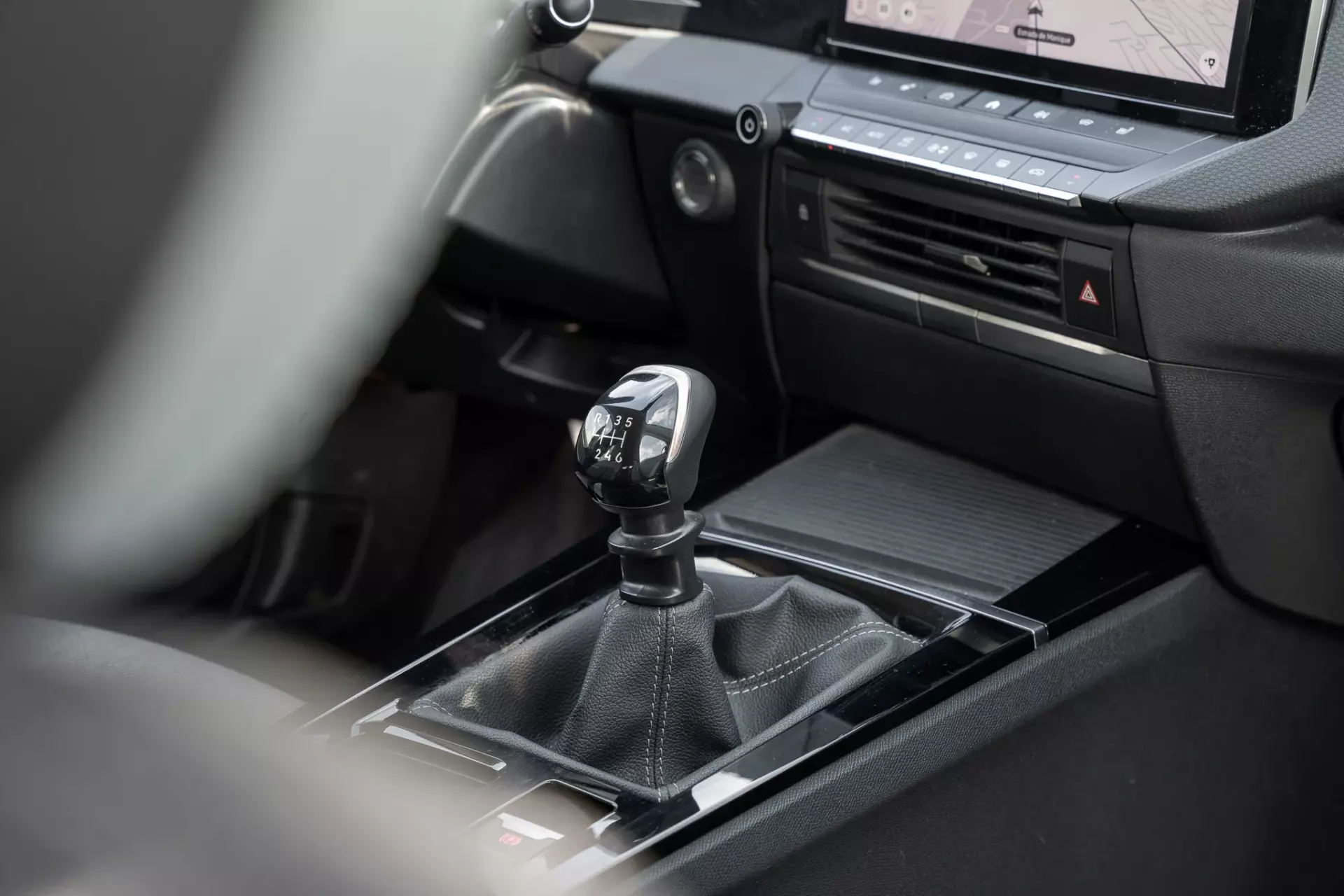 Opel Astra 1.5 D Elegance 14