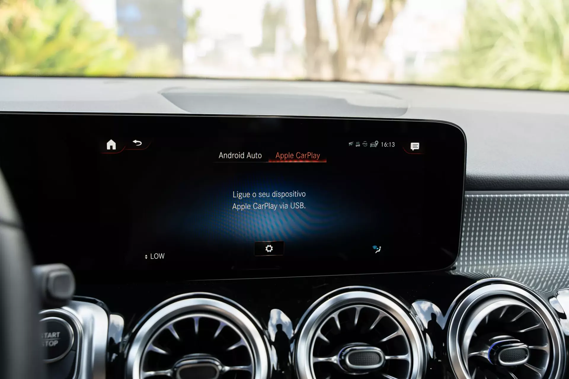 Mercedes-Benz EQB 250 Electric Art 11