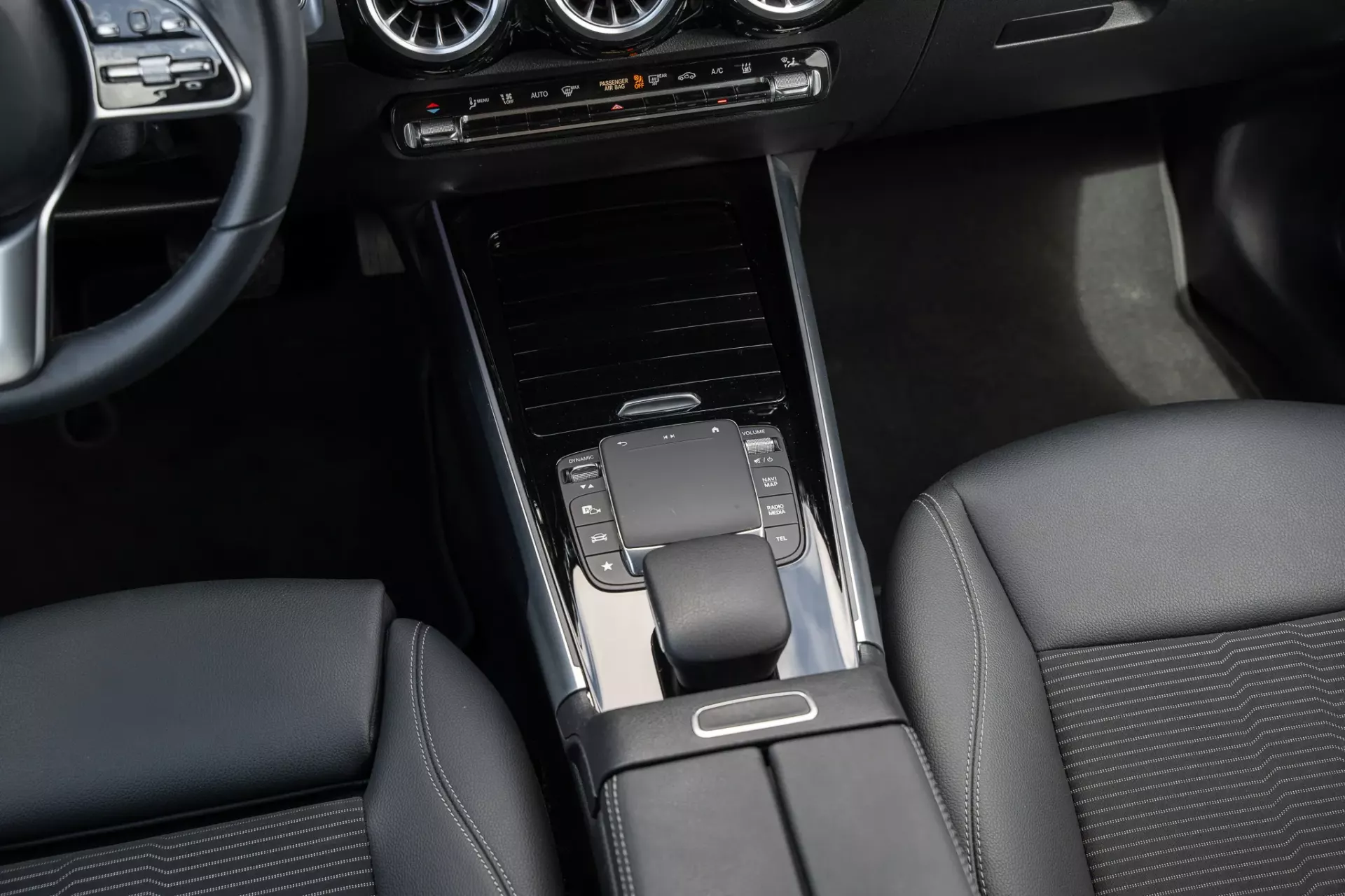 Mercedes-Benz EQB 250 Electric Art 14