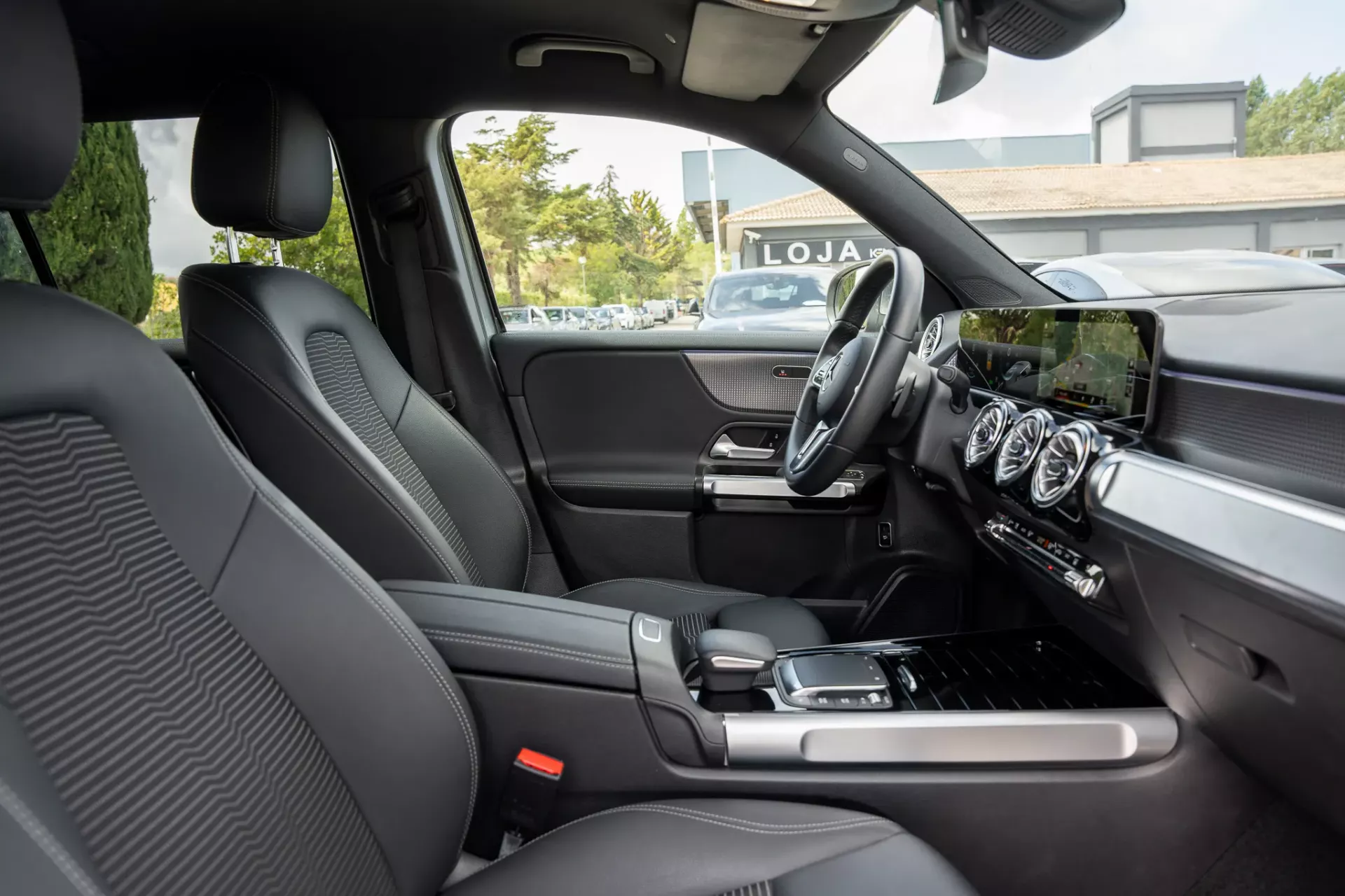 Mercedes-Benz EQB 250 Electric Art 16