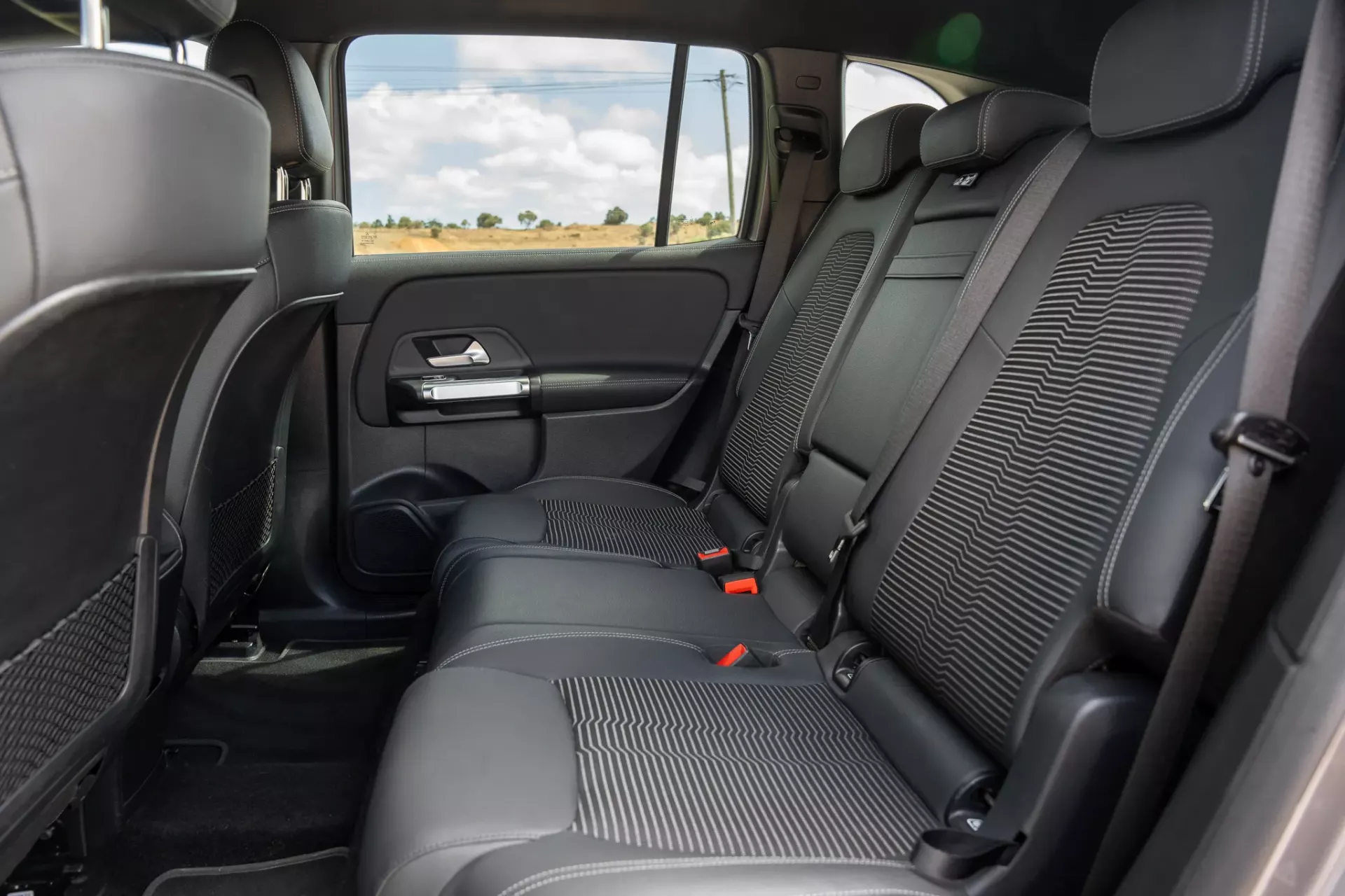 Mercedes-Benz EQB 250 Electric Art 20