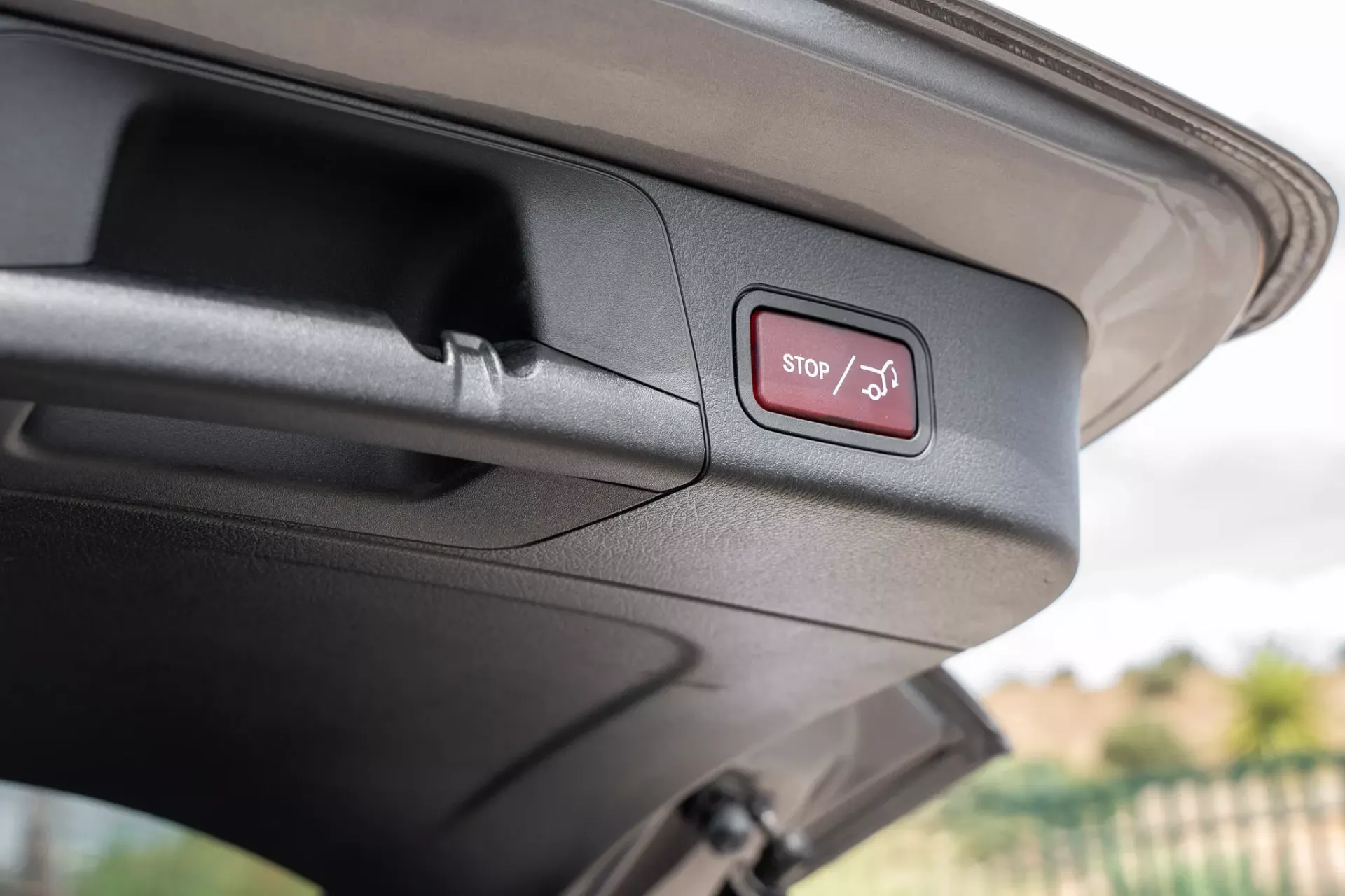 Mercedes-Benz EQB 250 Electric Art 21