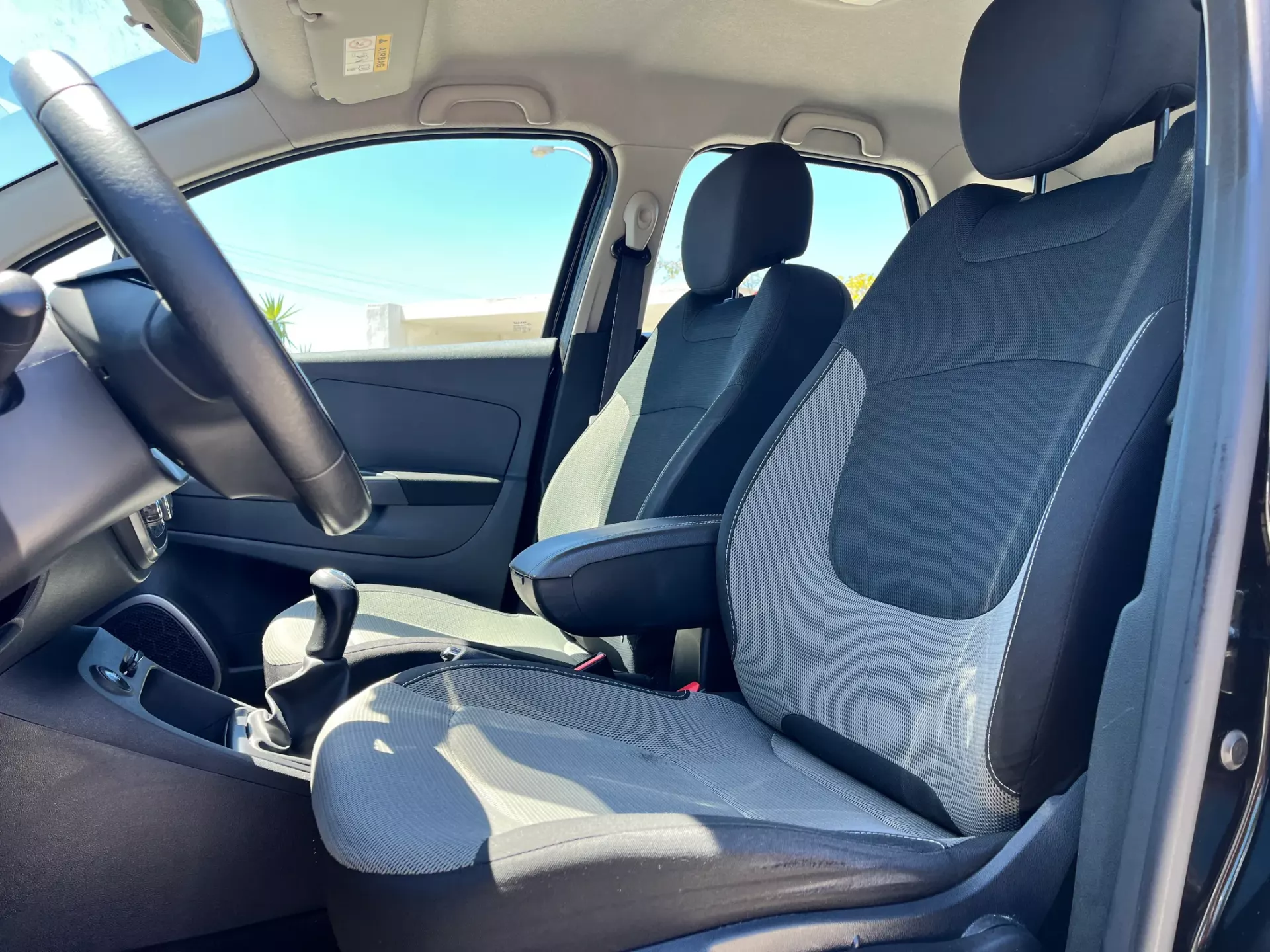 Renault Captur 1.5 dCi 23