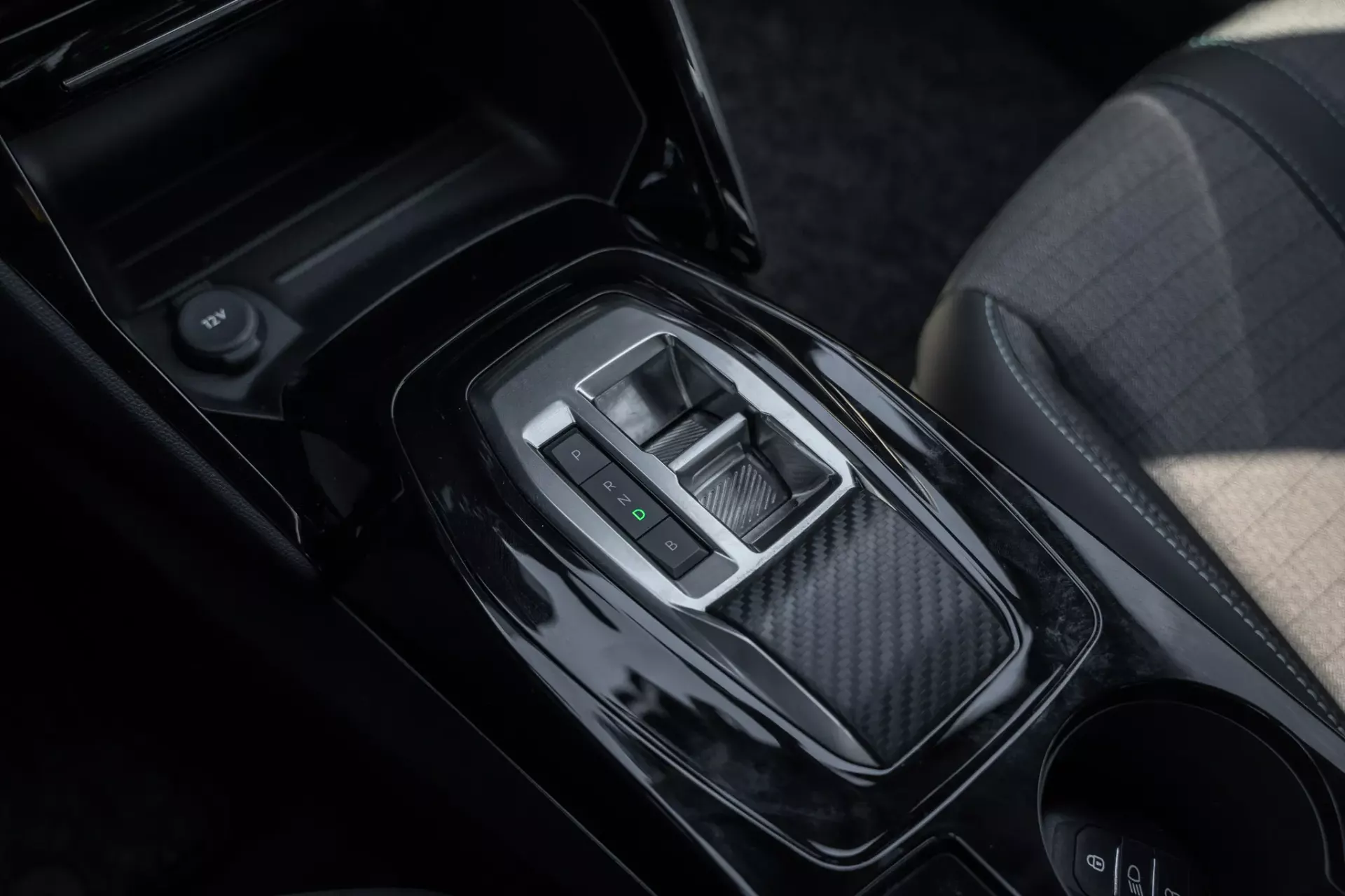 Peugeot e-2008 50 kWh Allure Pack 18