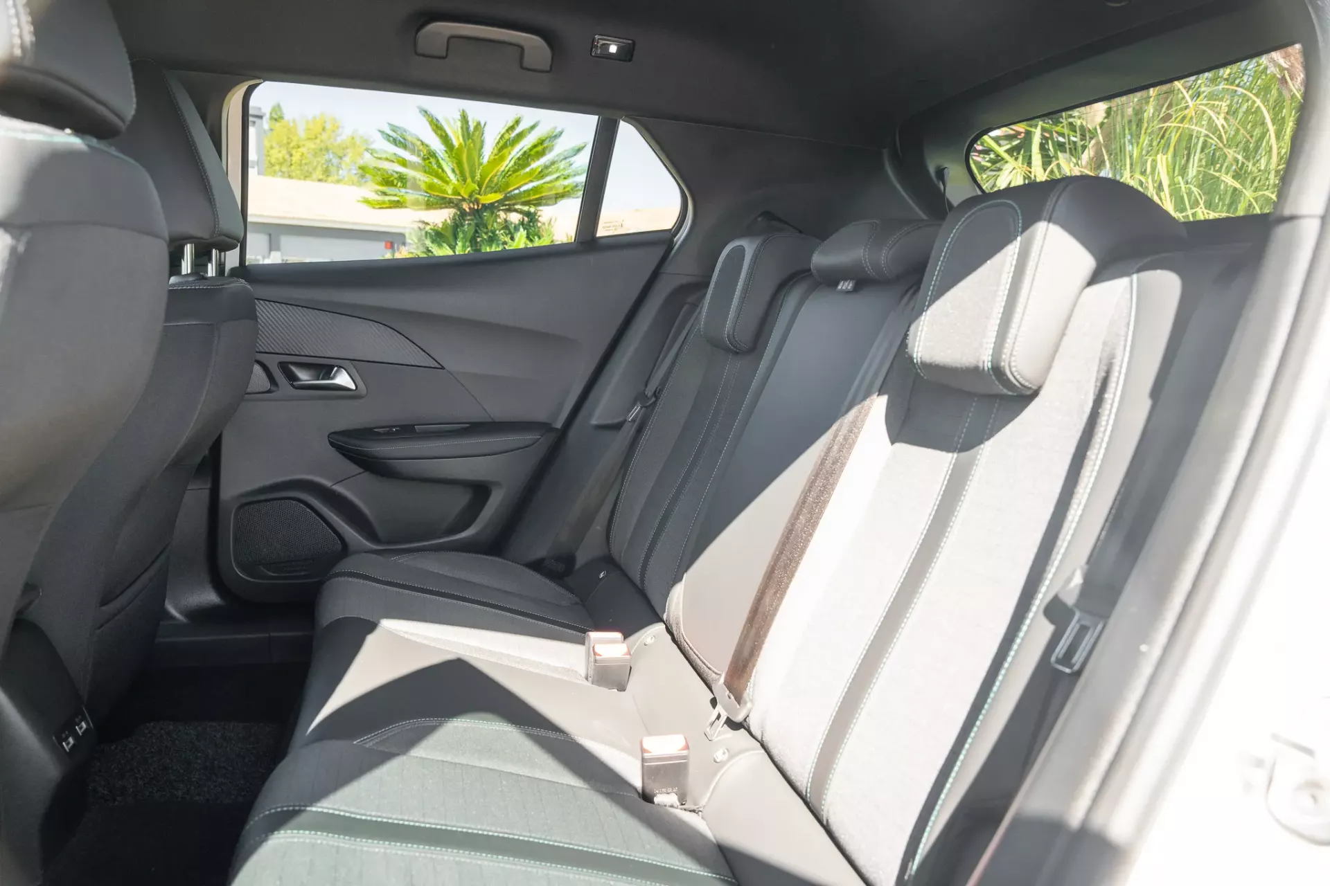 Peugeot e-2008 50 kWh Allure Pack 24