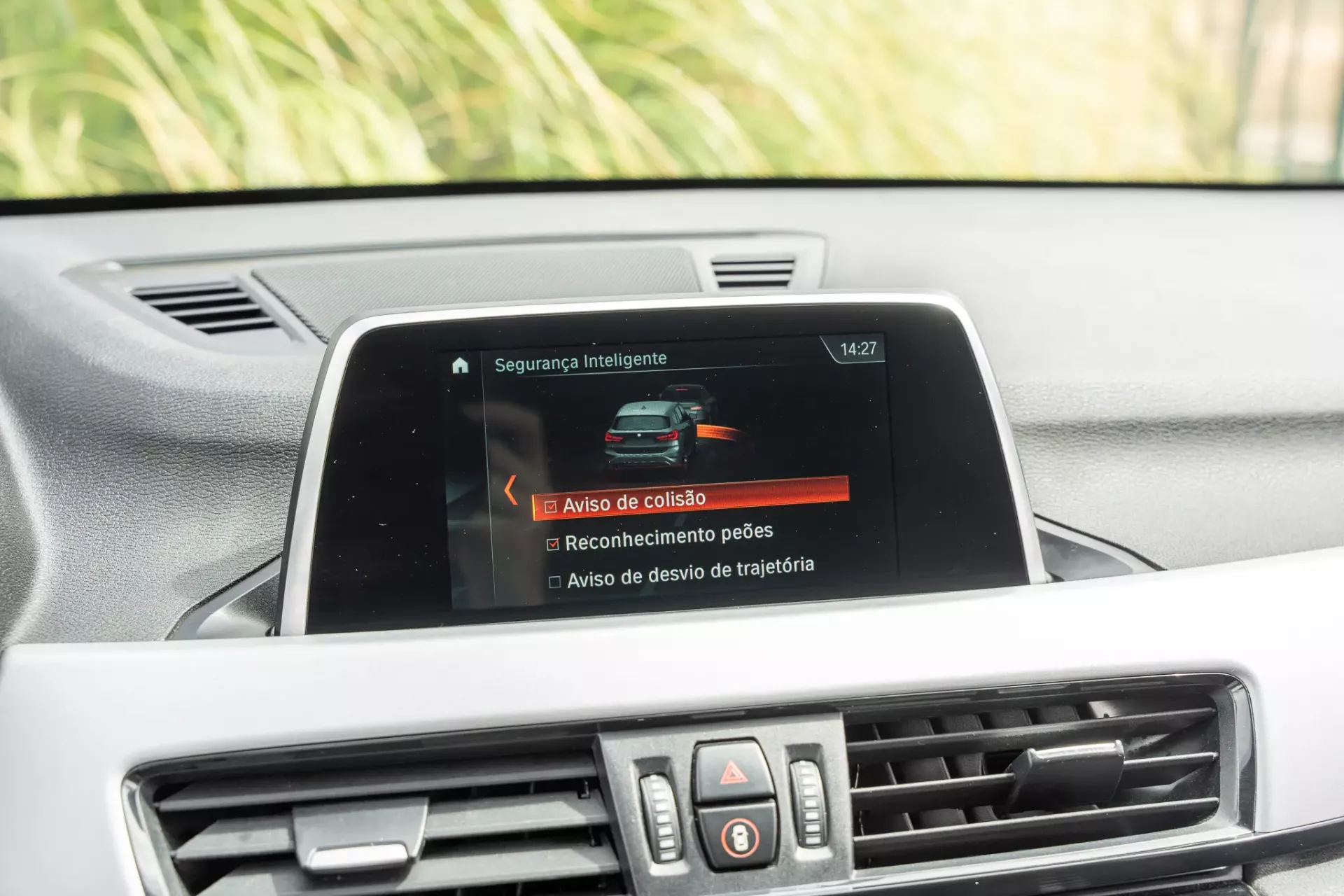 BMW X1 18 d sDrive Auto 10