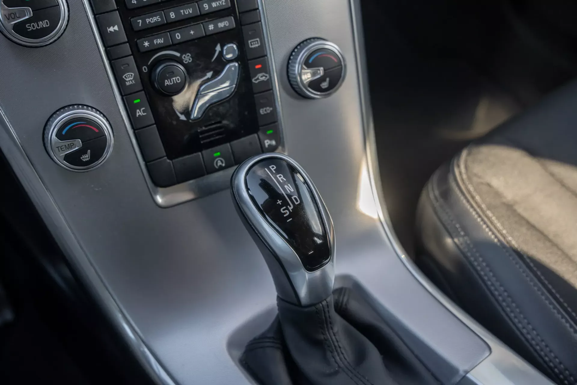 Volvo XC 60 2.0 D3 Summum Geartronic 13