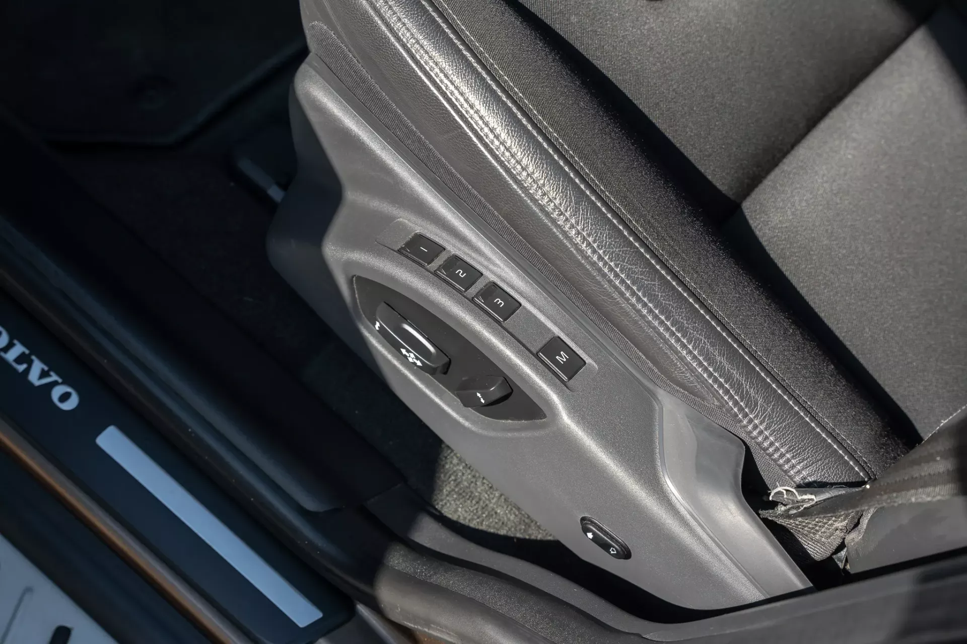 Volvo XC 60 2.0 D3 Summum Geartronic 18