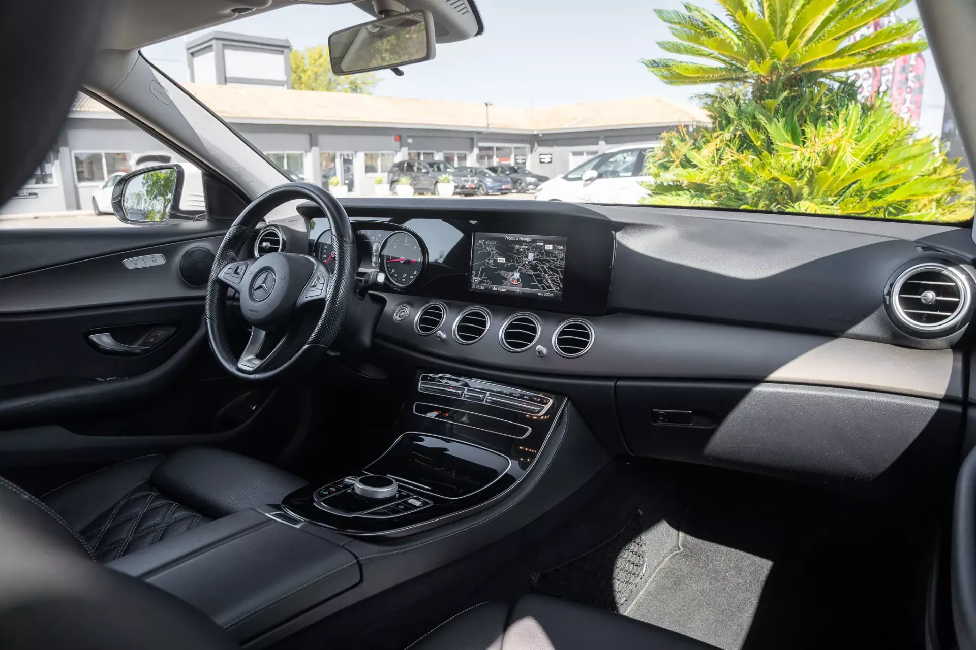 Mercedes-Benz E 220 d AMG 19