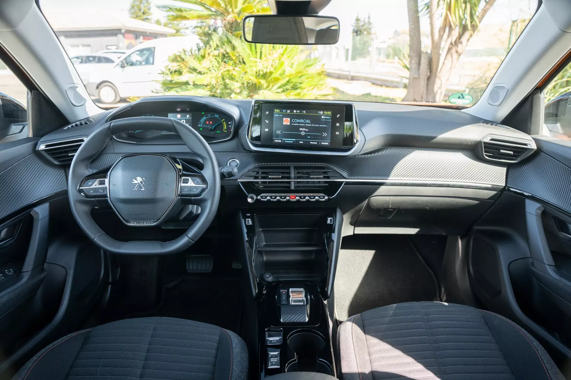 Peugeot e-2008 50 kWh Active Pack 8