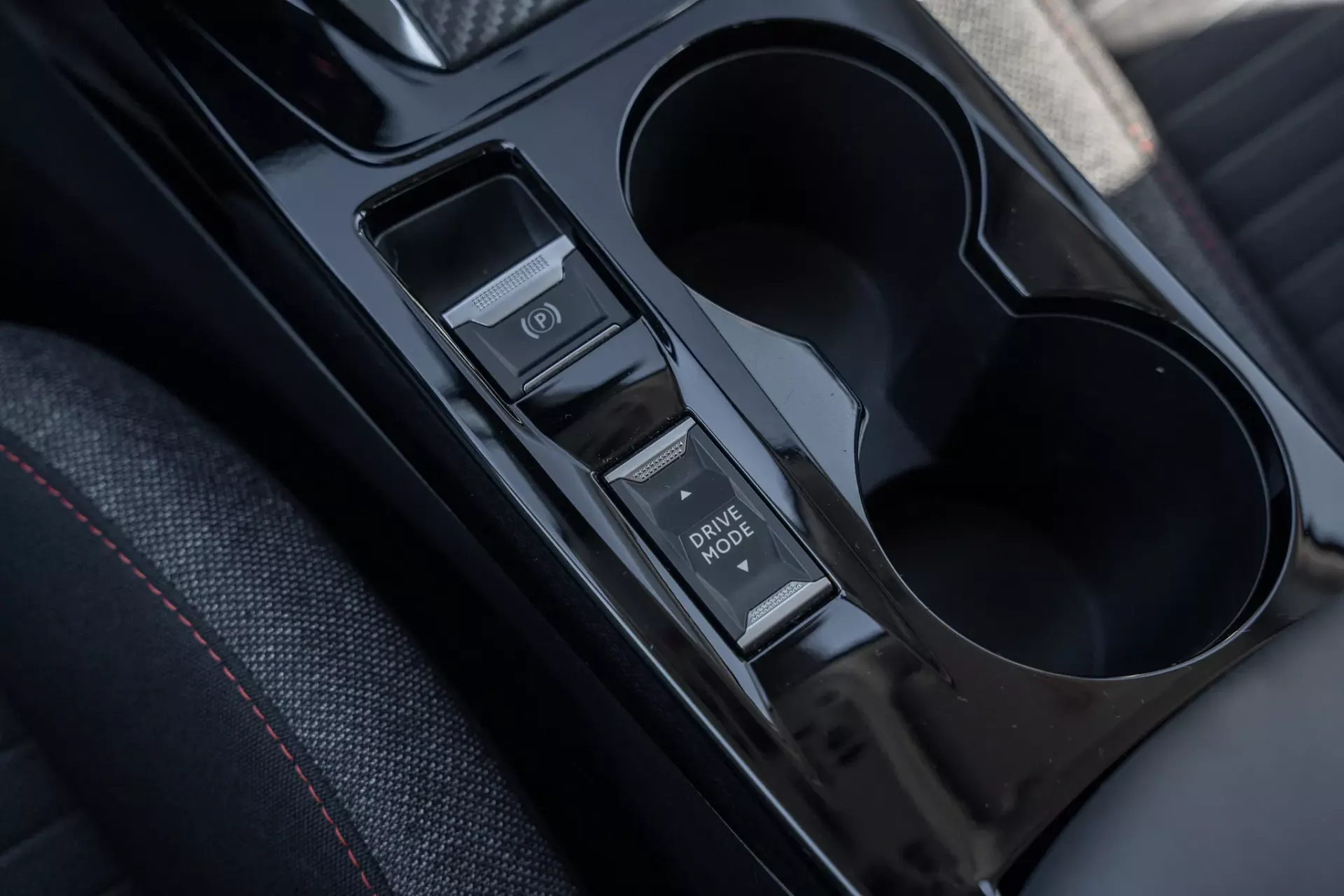 Peugeot e-2008 50 kWh Active Pack 15