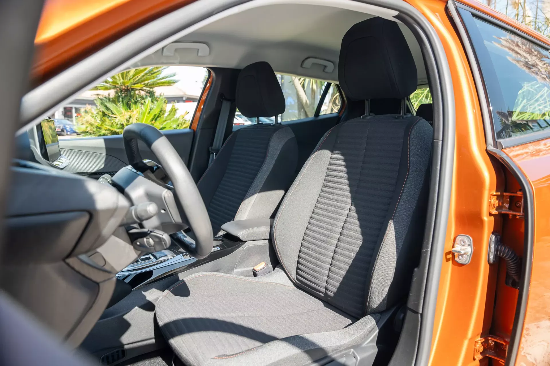 Peugeot e-2008 50 kWh Active Pack 19