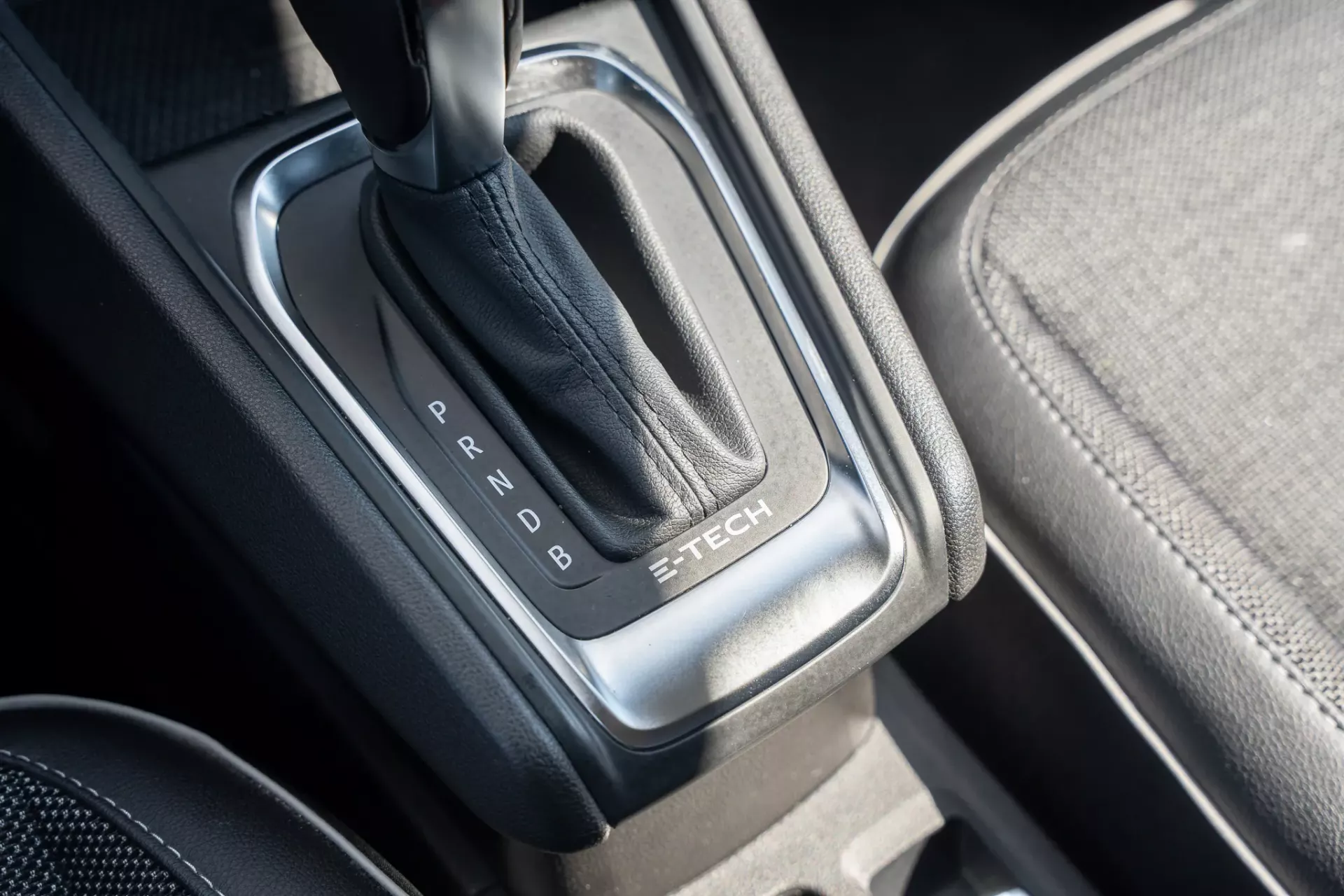 Renault Captur 1.6 E-Tech Plug-In Intens 12