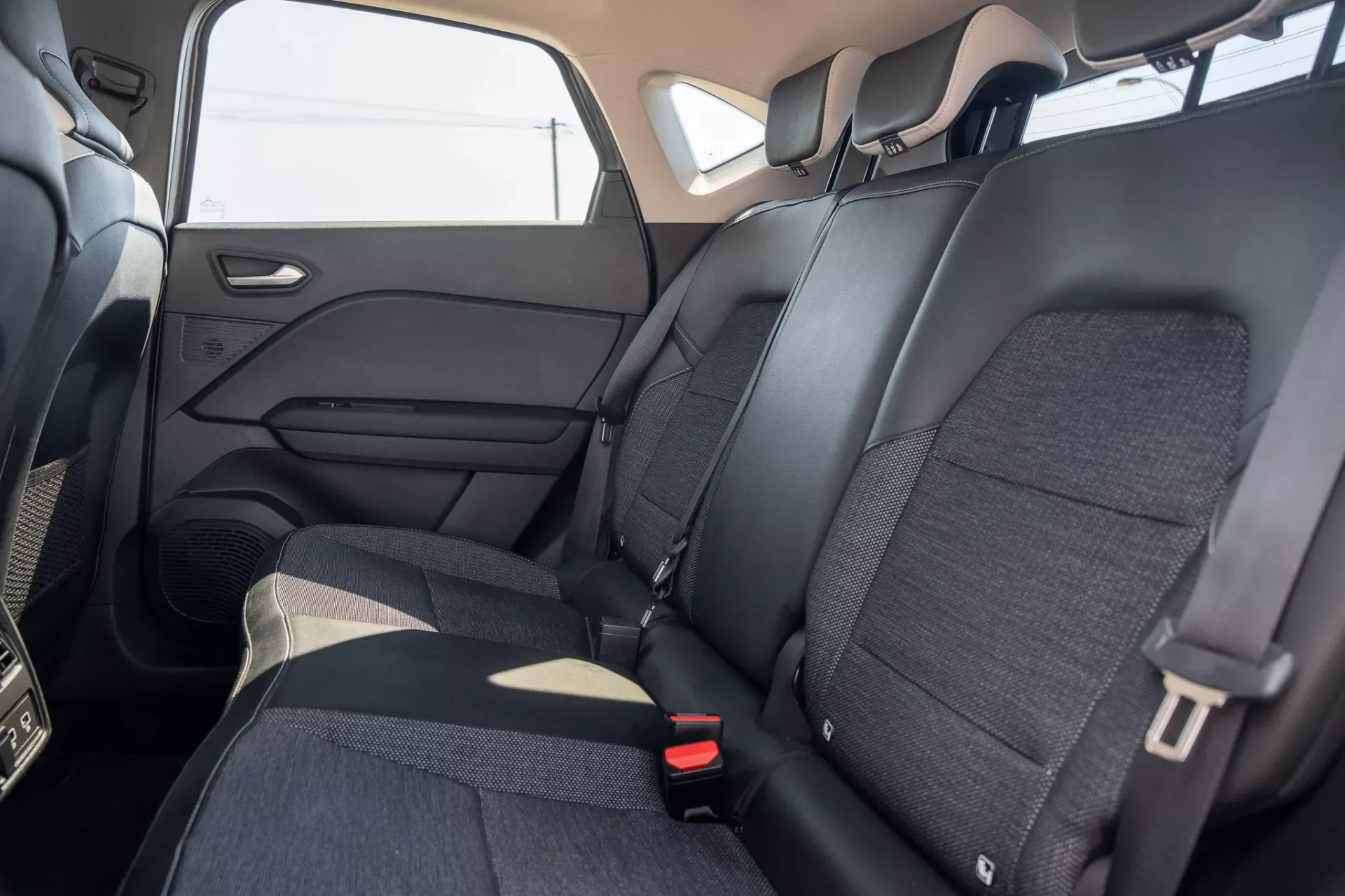 Renault Captur 1.6 E-Tech Plug-In Intens 17