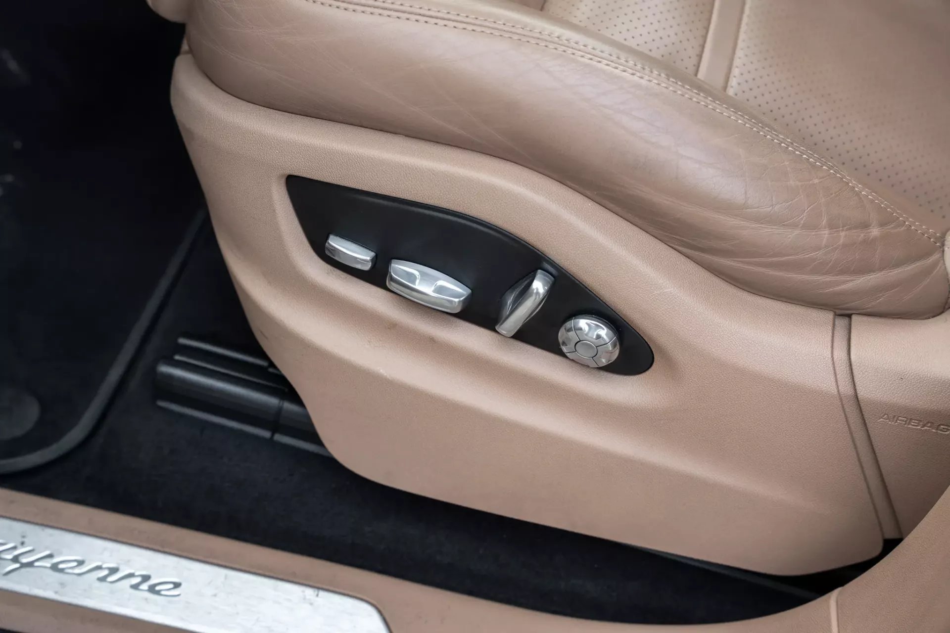 Porsche Cayenne E-Hybrid Platinum Edition 25