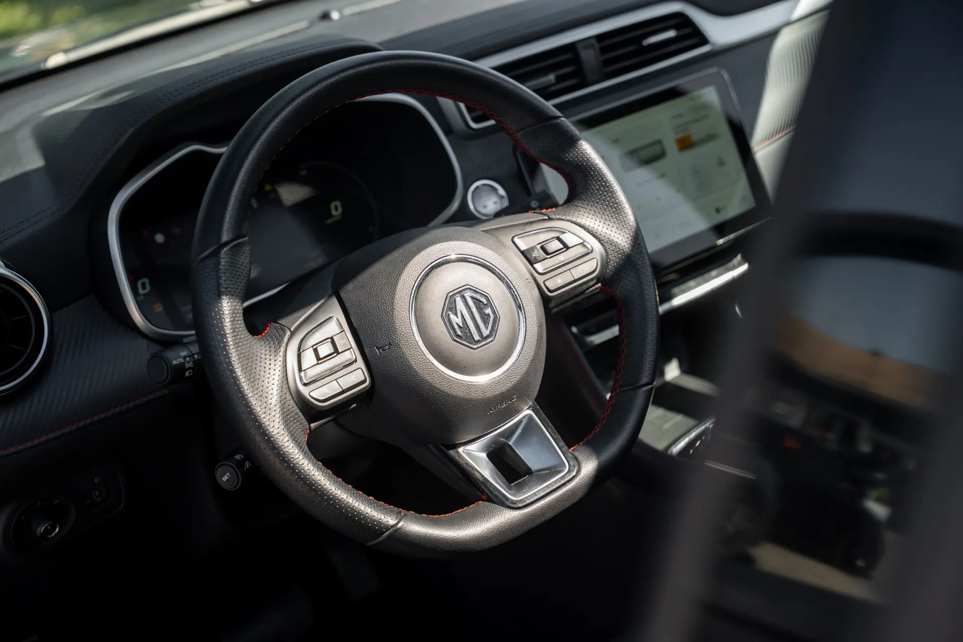 MG ZS Standard Luxury 13