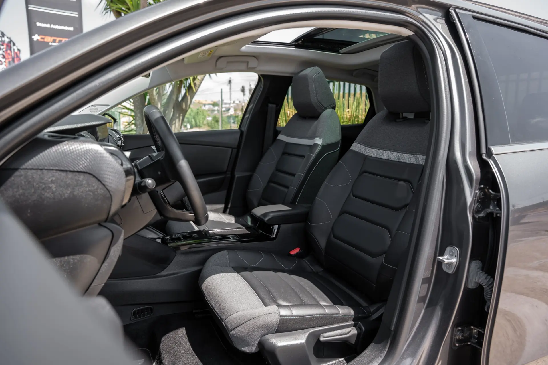 Citroen e-C4 X Shine 26