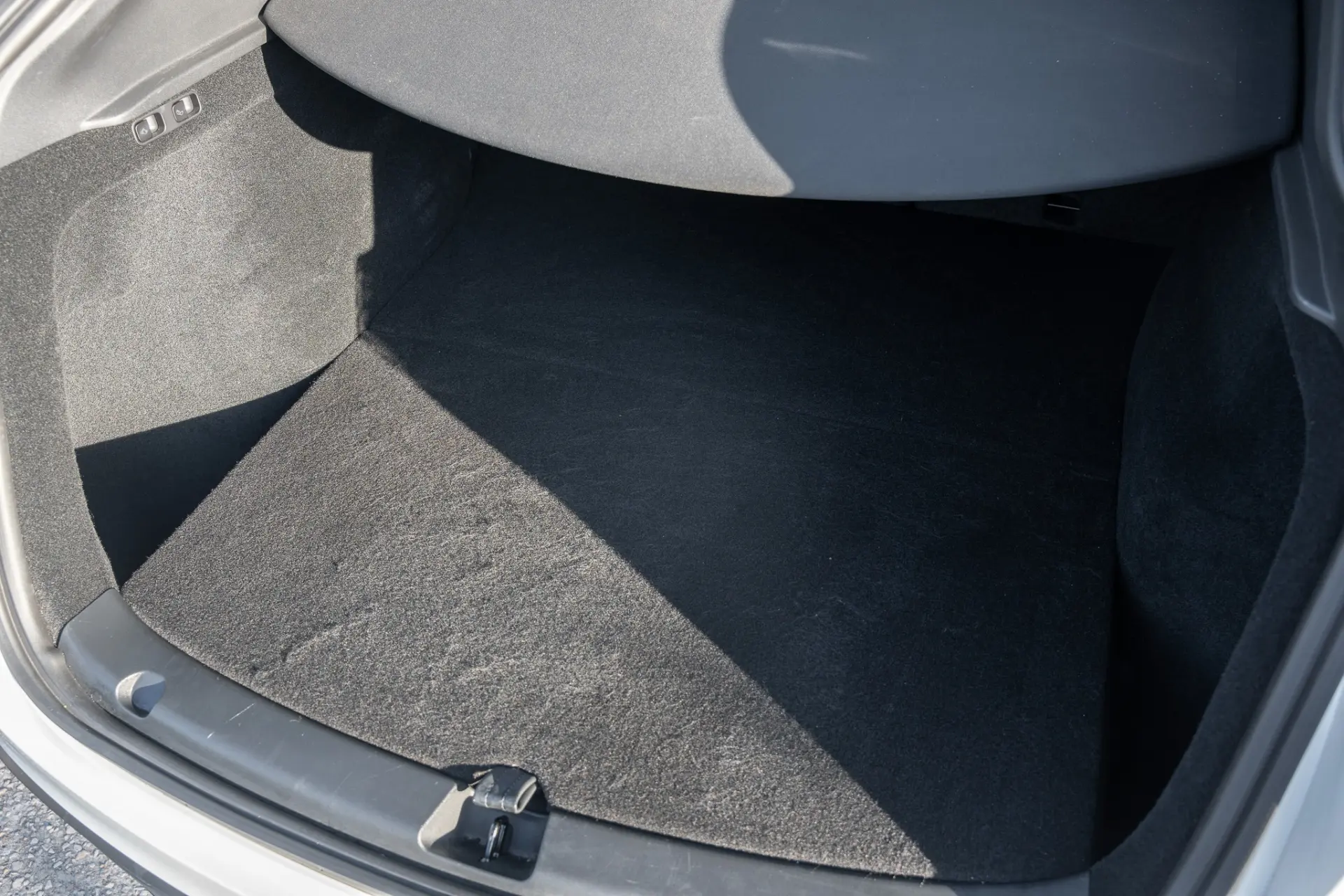 Tesla Model Y Long Range Dual Motor AWD 21