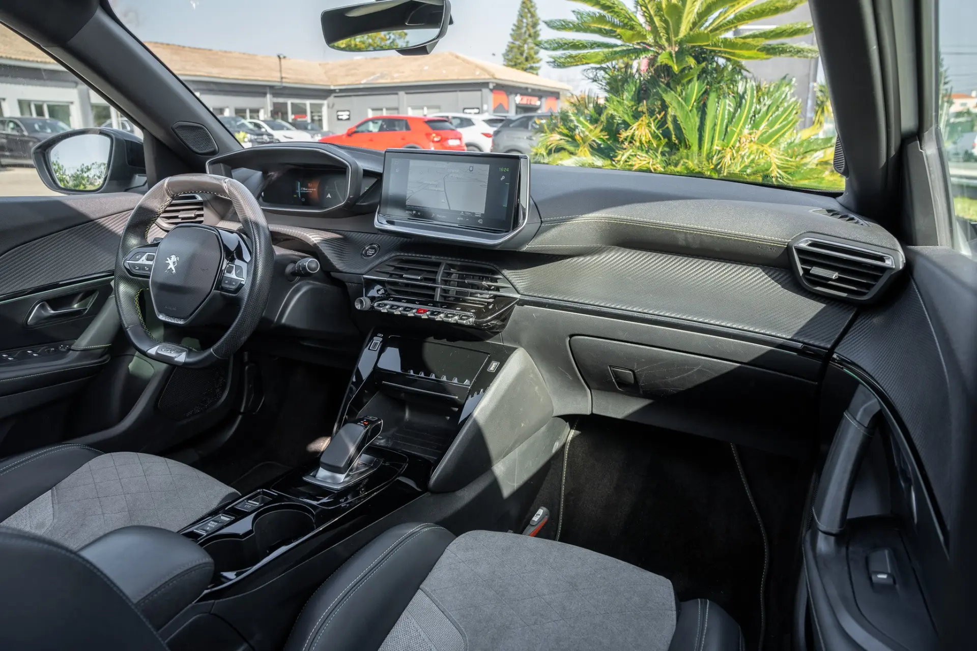 Peugeot e-2008 50 kWh GT 18