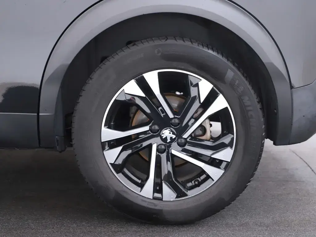 Peugeot e-2008 50 kWh Allure 5