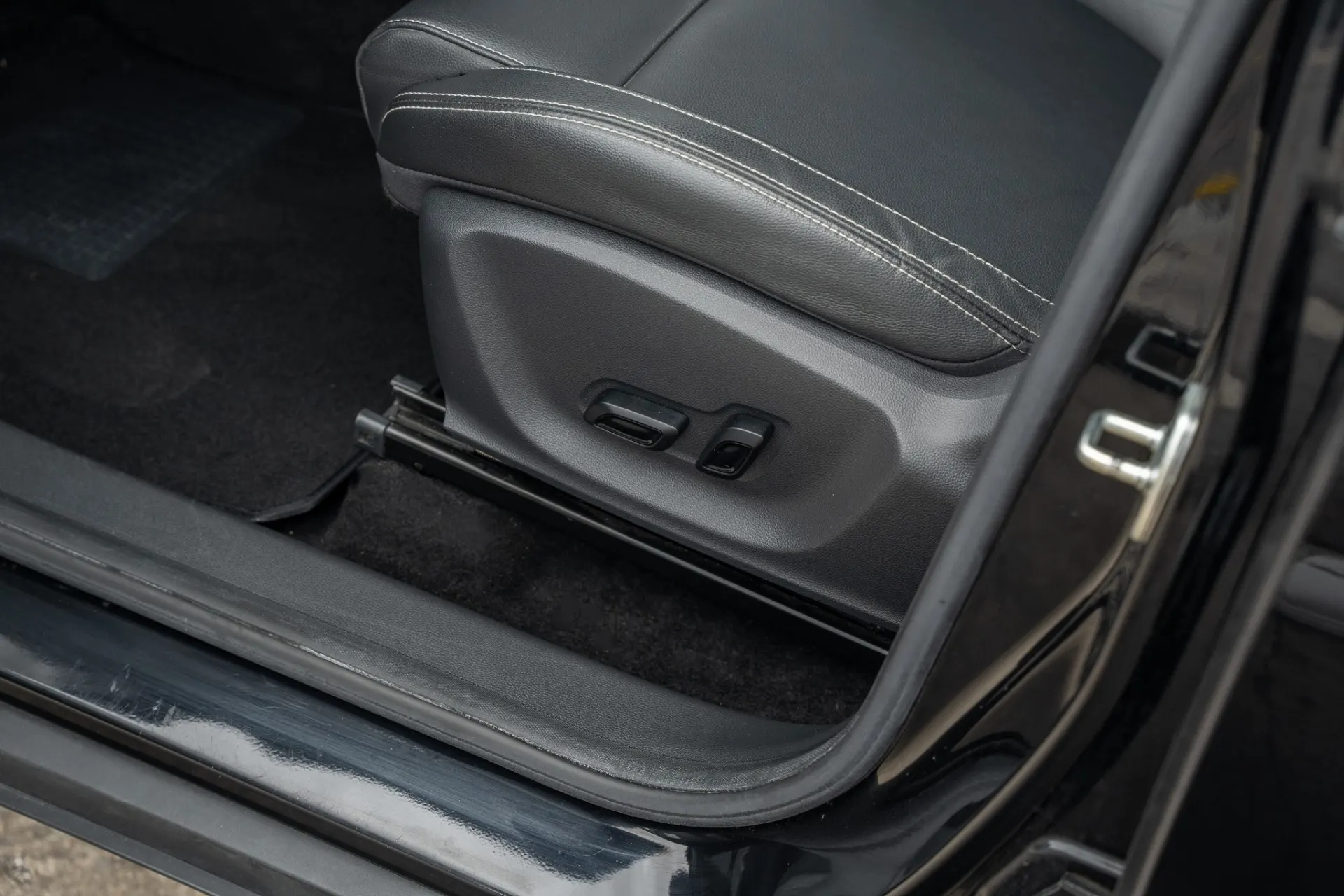 MG ZS EV 44.5 kWh Luxury 14