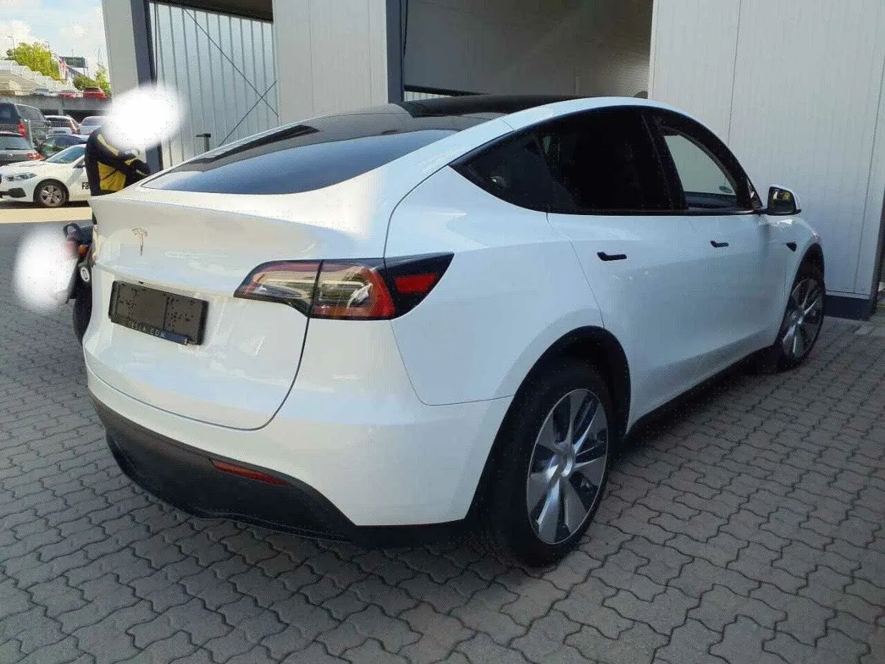 Tesla Model Y Tração Traseira 3