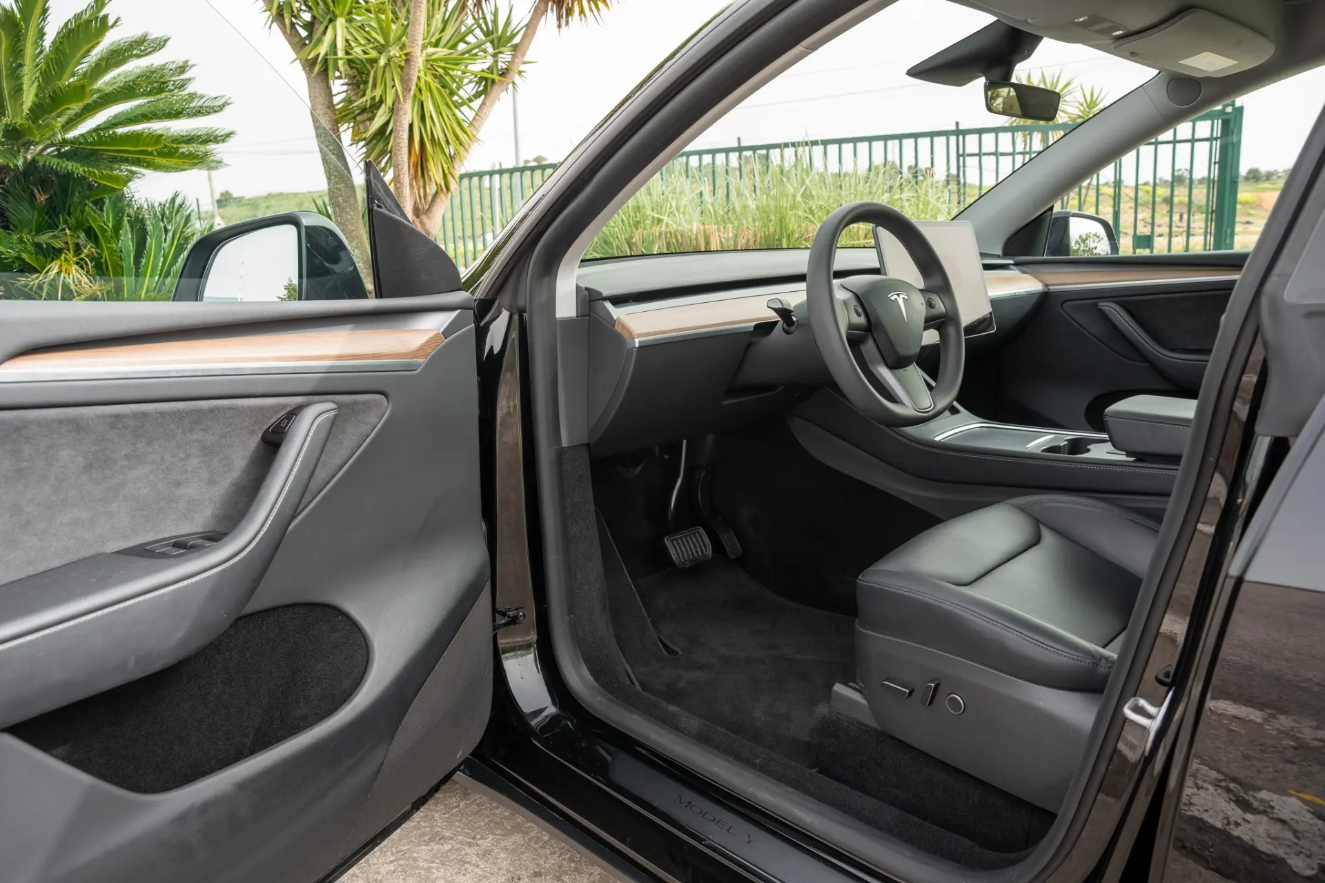 Tesla Model Y Standard 15