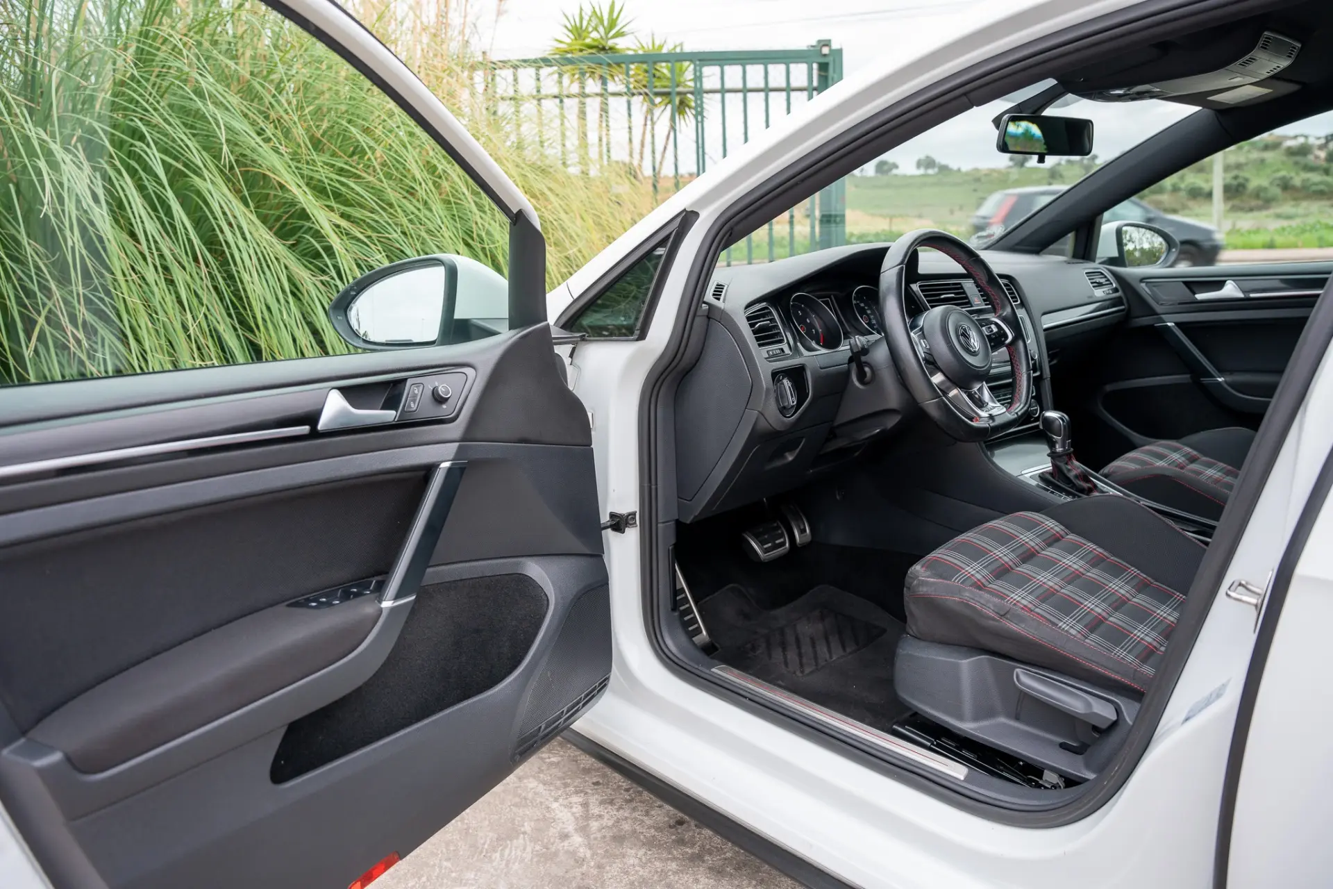 Volkswagen Golf 2.0 TSi R20 DSG 16