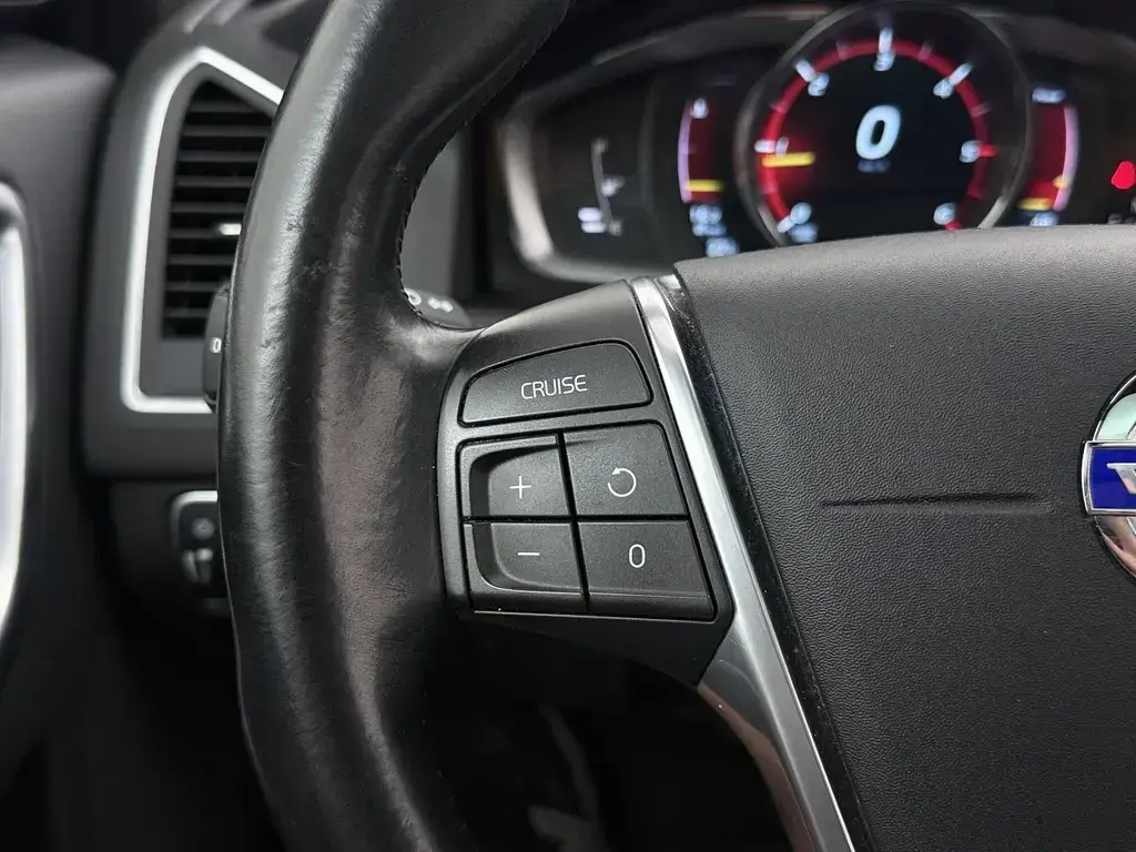 Volvo XC 60 2.0 D4 Volvo Ocean Race Geartronic 9