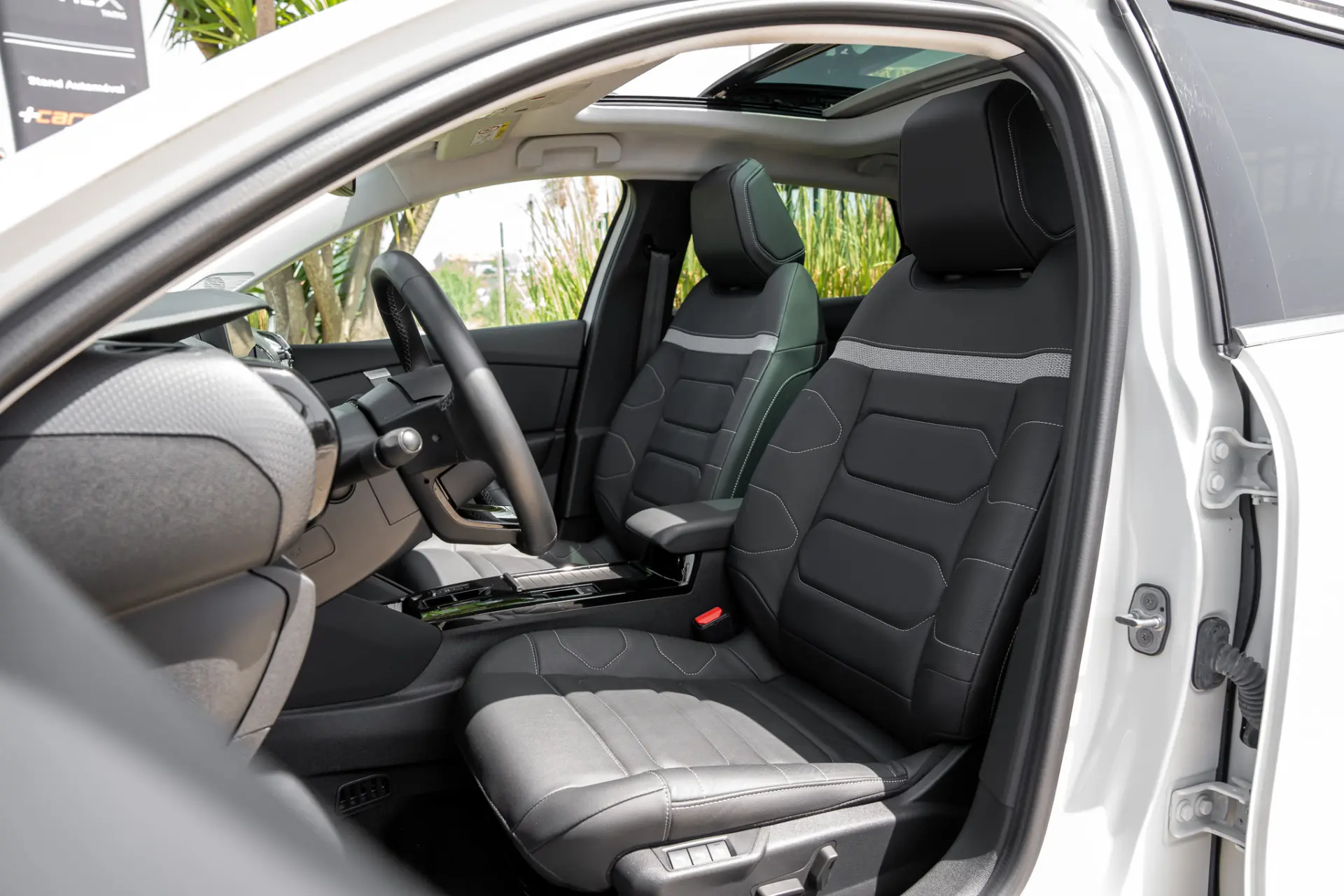 Citroen e-C4 X 50 kWh Shine Pack 19