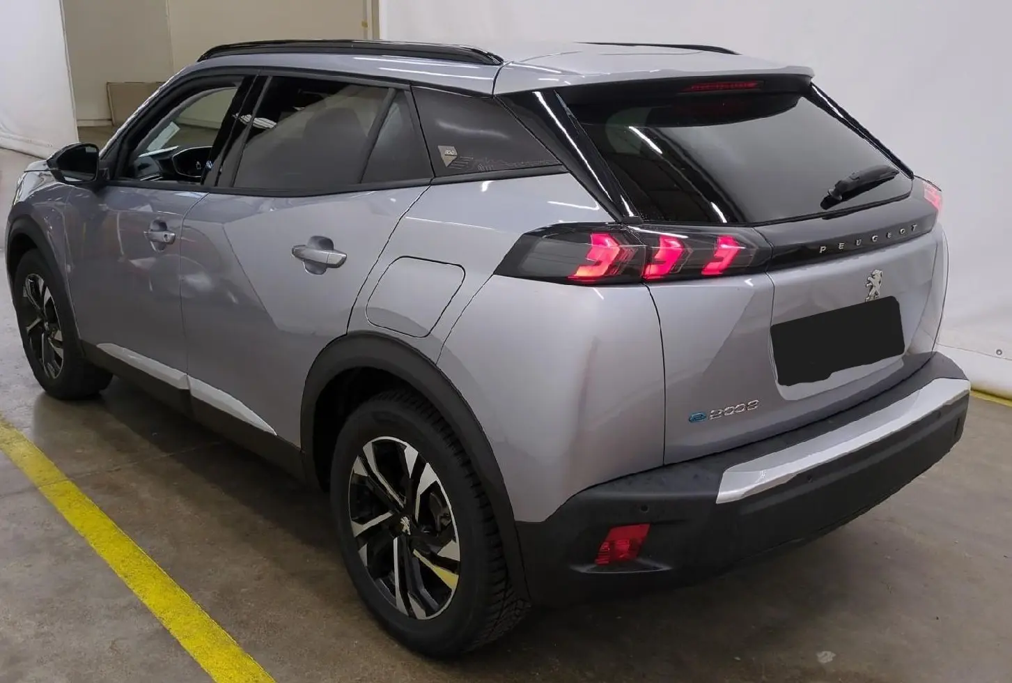 Peugeot e-2008 50 kWh Allure Pack 6