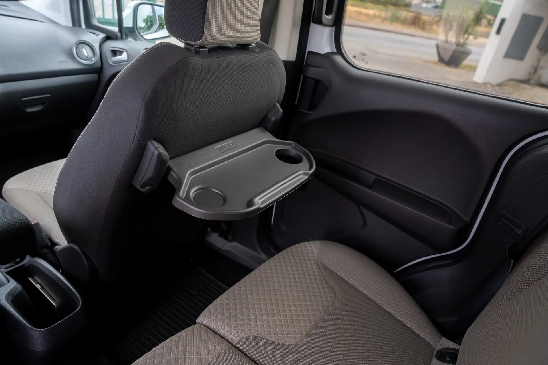 Ford Tourneo Courier 1.0 EcoBoost Ambiente 16