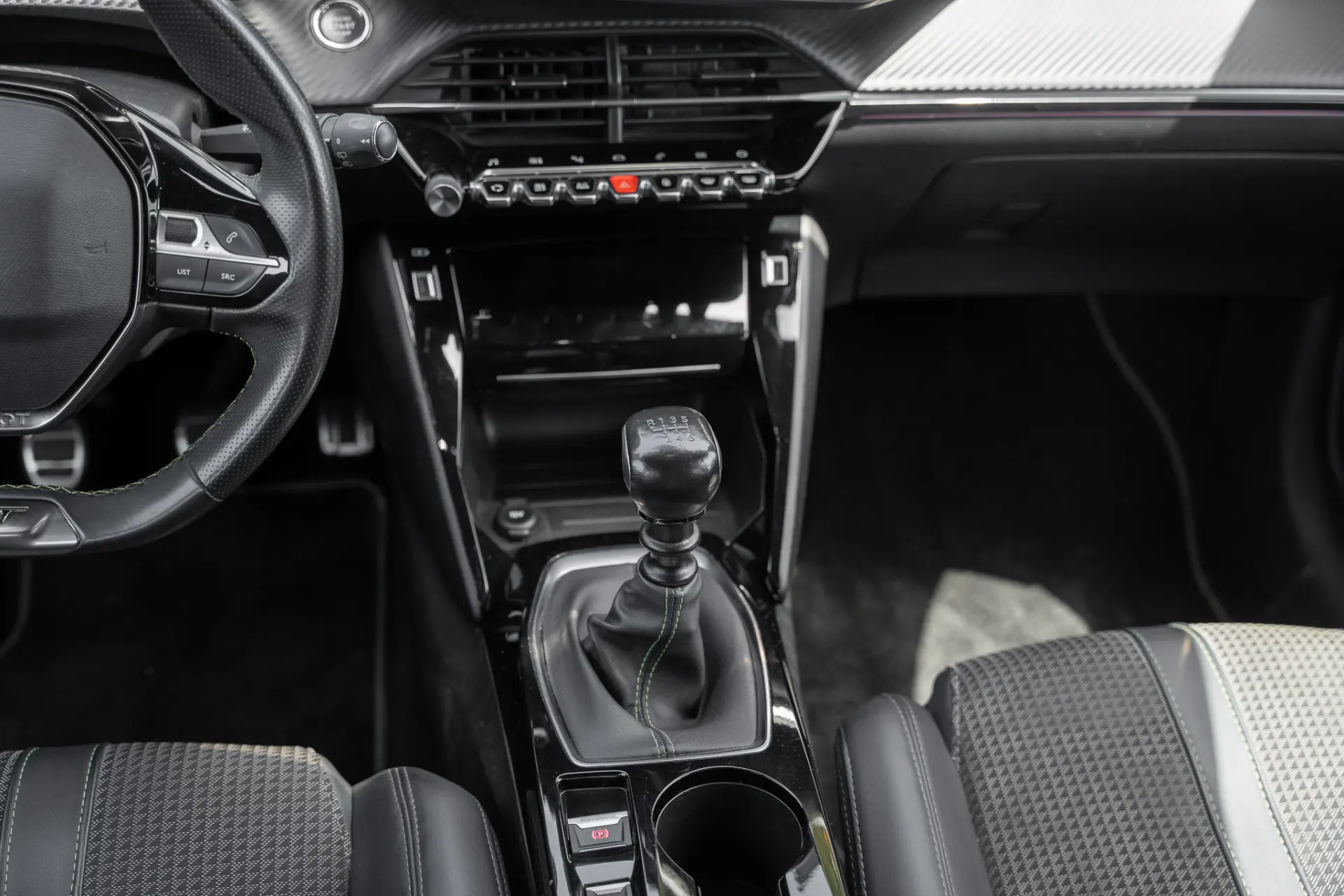 Peugeot 208 1.5 BlueHDi GT 18