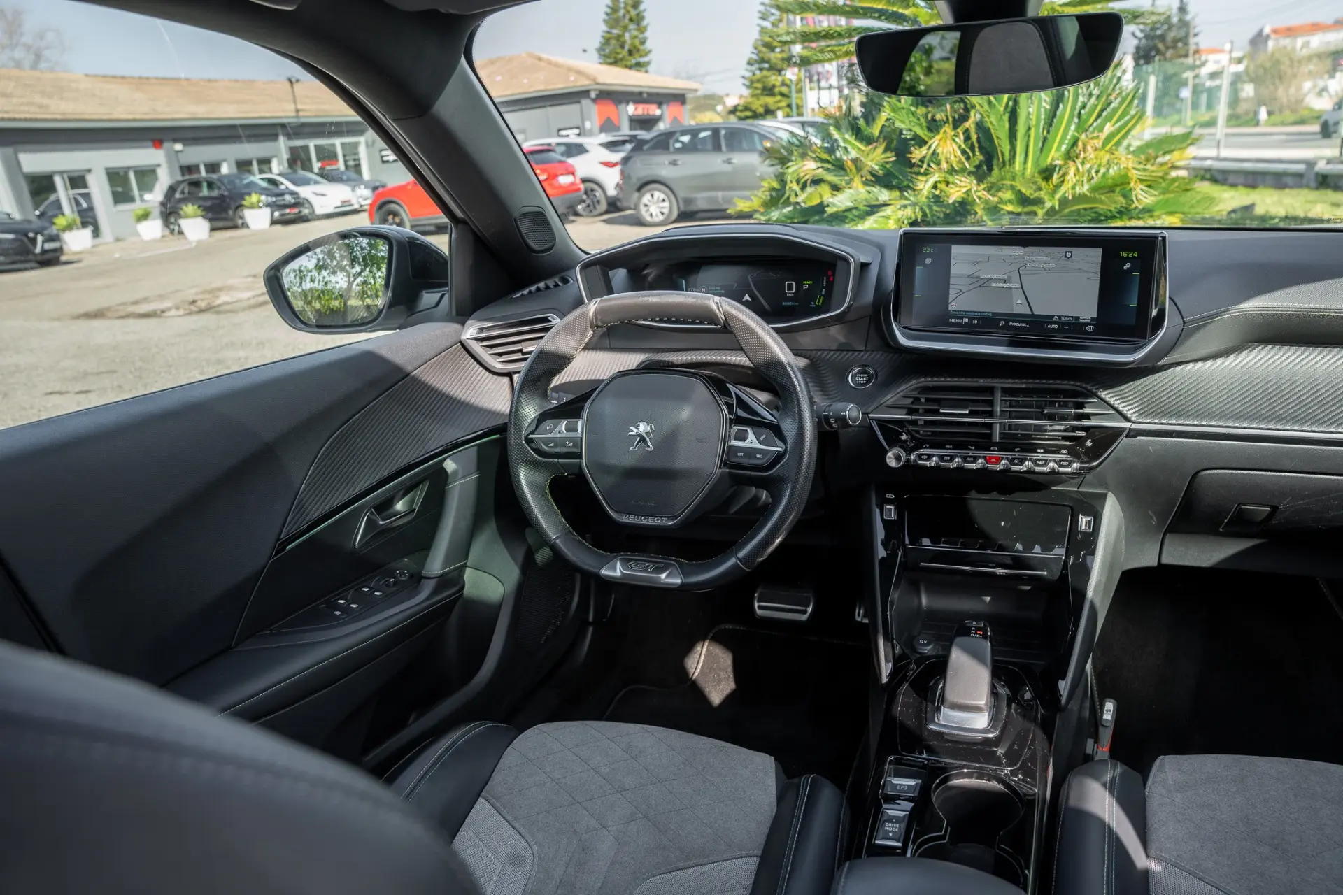 Peugeot e-2008 50 kWh GT 11