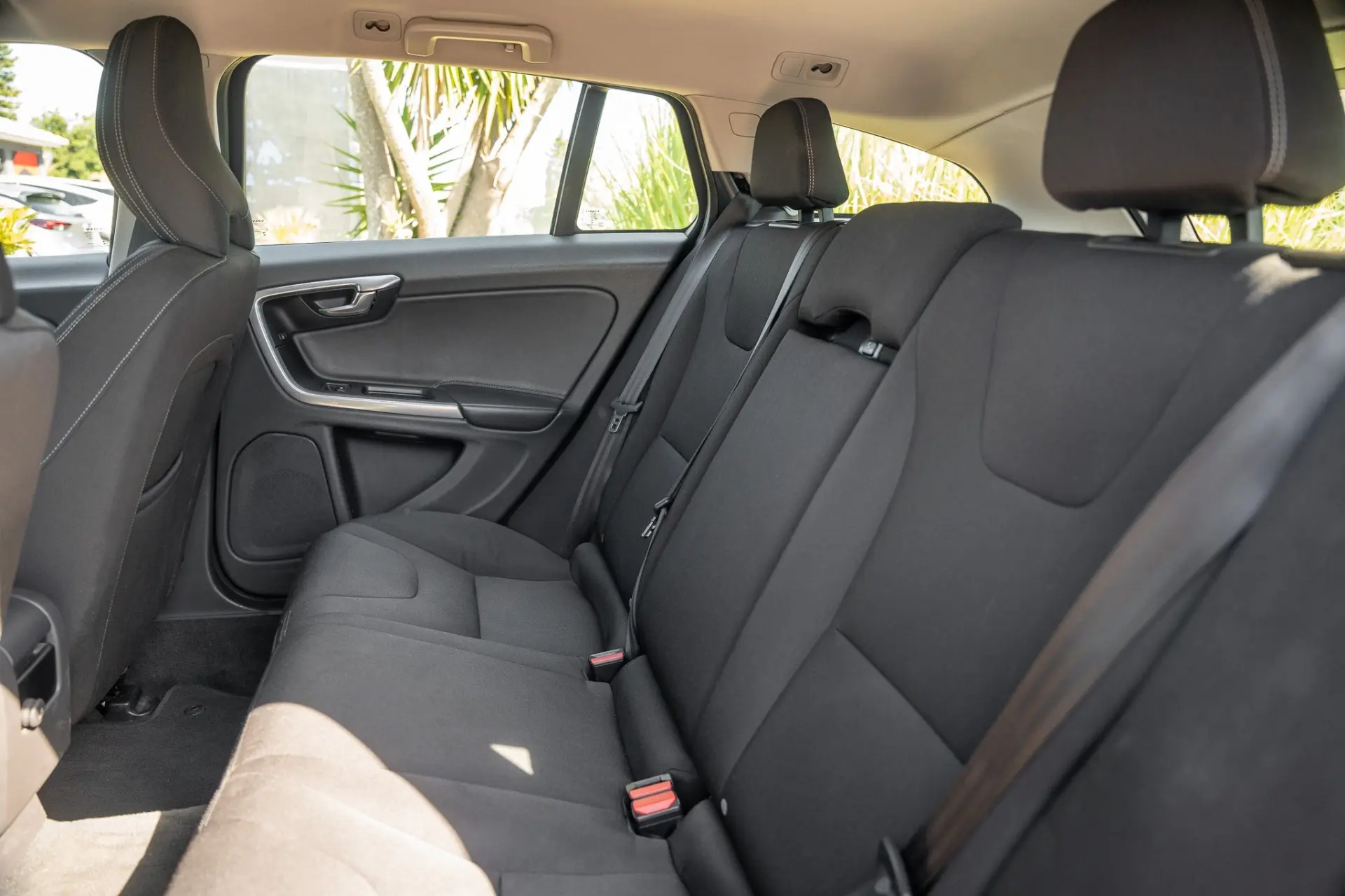 Volvo V60 2.0 D2 Momentum 16