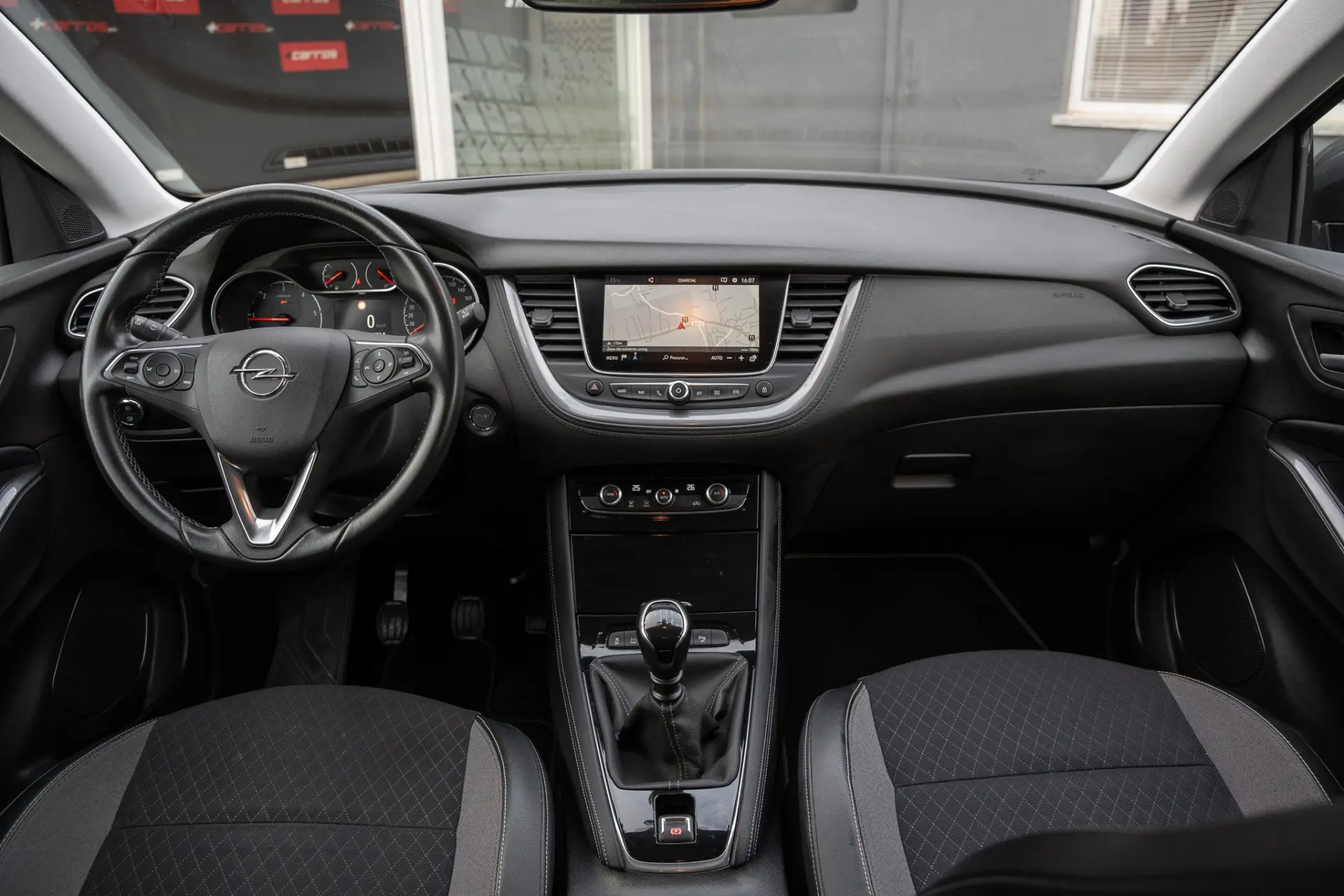 Opel Grandland X 1.6 D S&S Ultimate 12