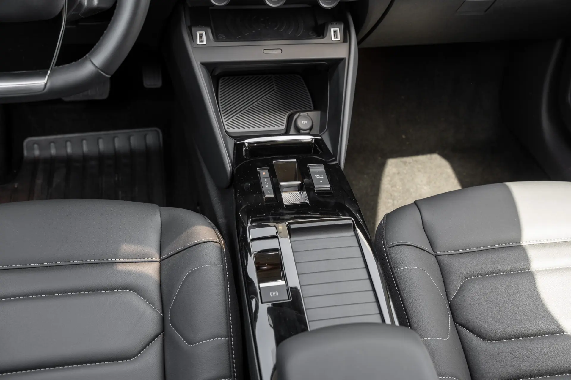 Citroen e-C4 X 50 kWh Shine Pack 18
