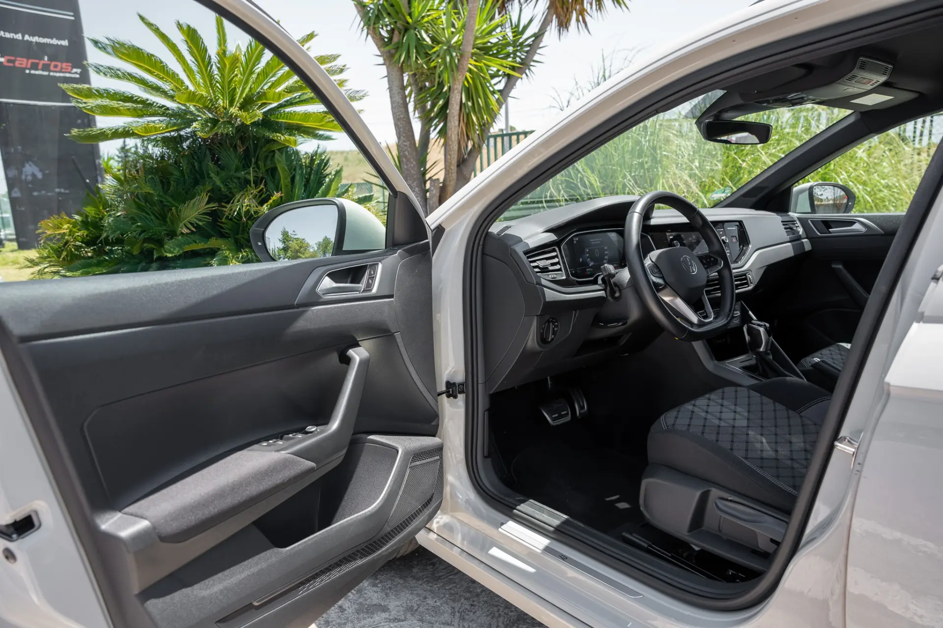 Volkswagen Taigo 1.0 TSI OPF DSG R-Line 18