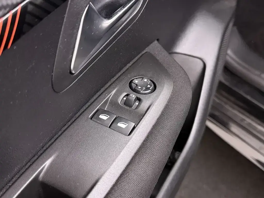 Peugeot 208 1.2 PureTech Active 12
