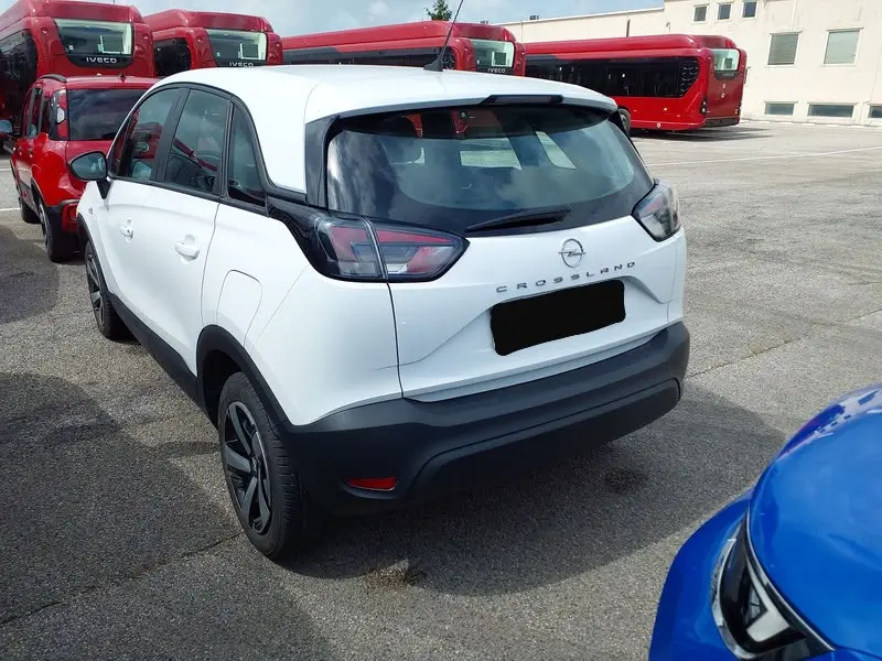 Opel Crossland 1.2 Business Elegance 3