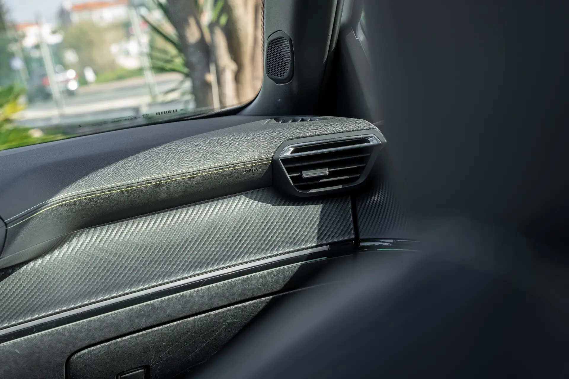 Peugeot e-2008 50 kWh GT 19